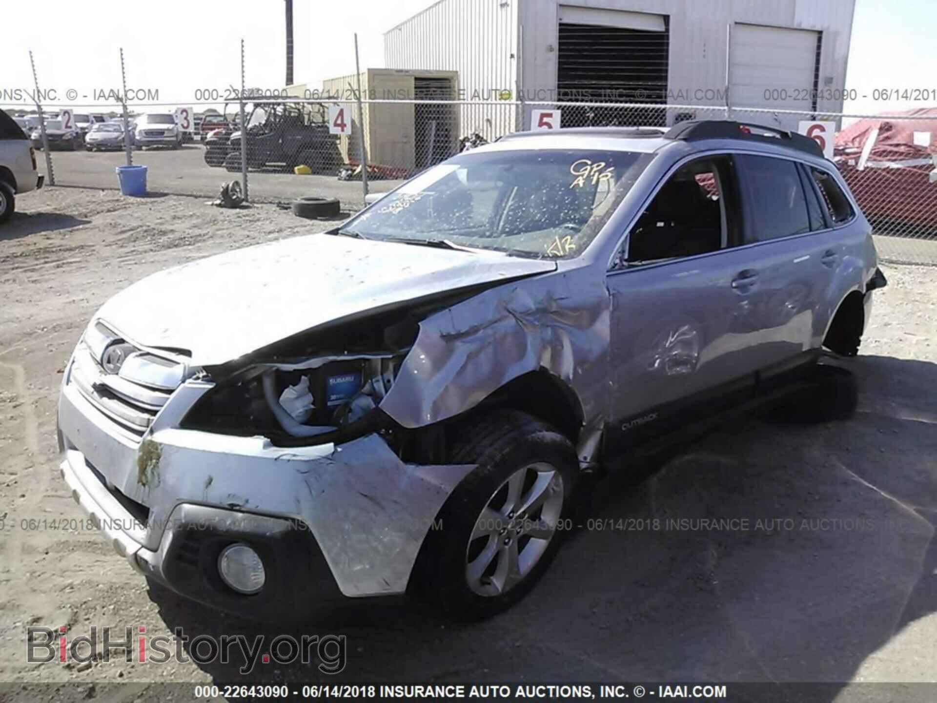 2013 Subaru Outback - VIN: 4S4BRBLC4D3307879 - Photo 2