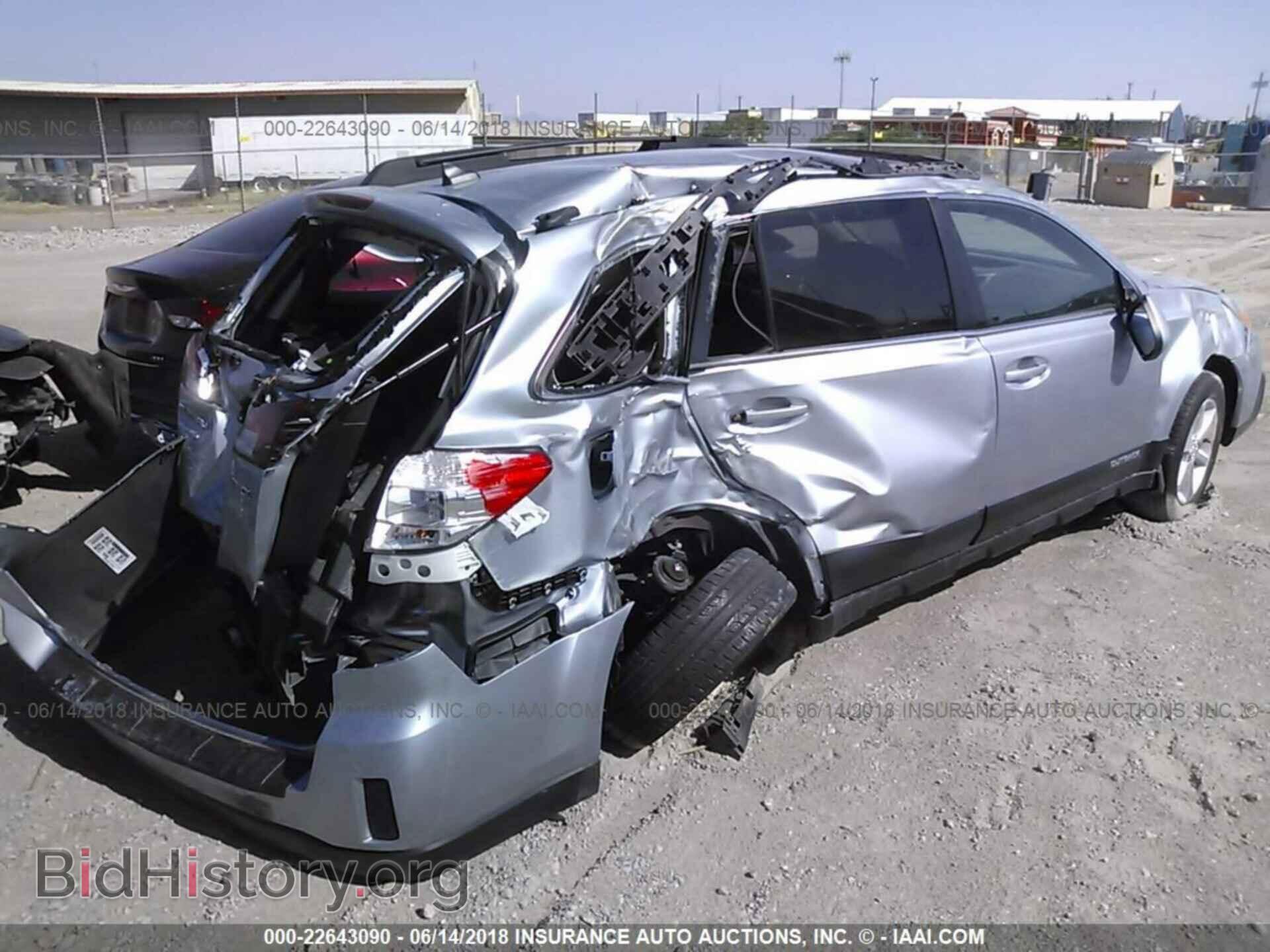 2013 Subaru Outback - VIN: 4S4BRBLC4D3307879 - Photo 4