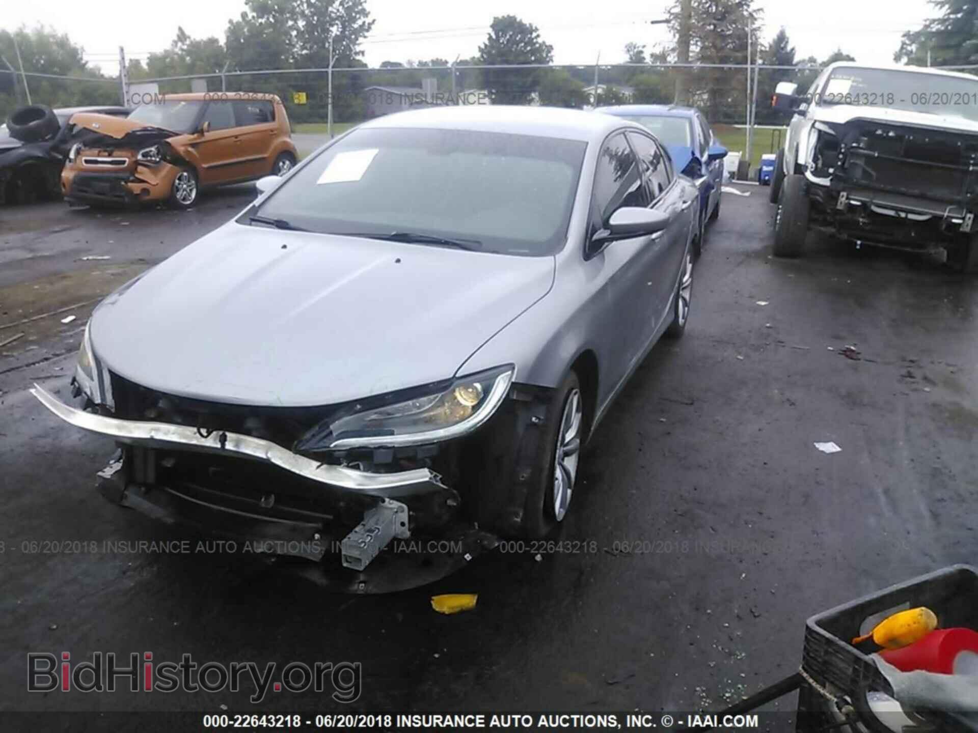 2016 Chrysler 200 - VIN: 1C3CCCBG0GN111259 - Фото 2