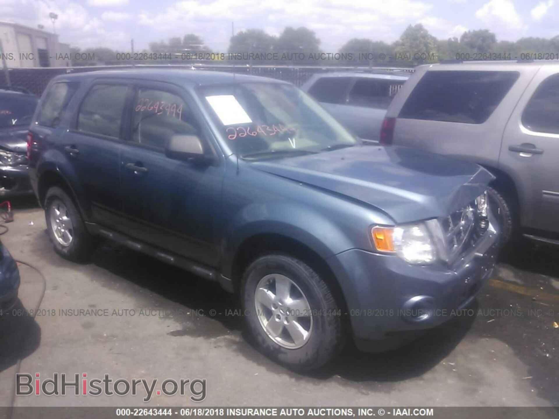 Photo 1FMCU0C79BKB78602 - Ford Escape 2011
