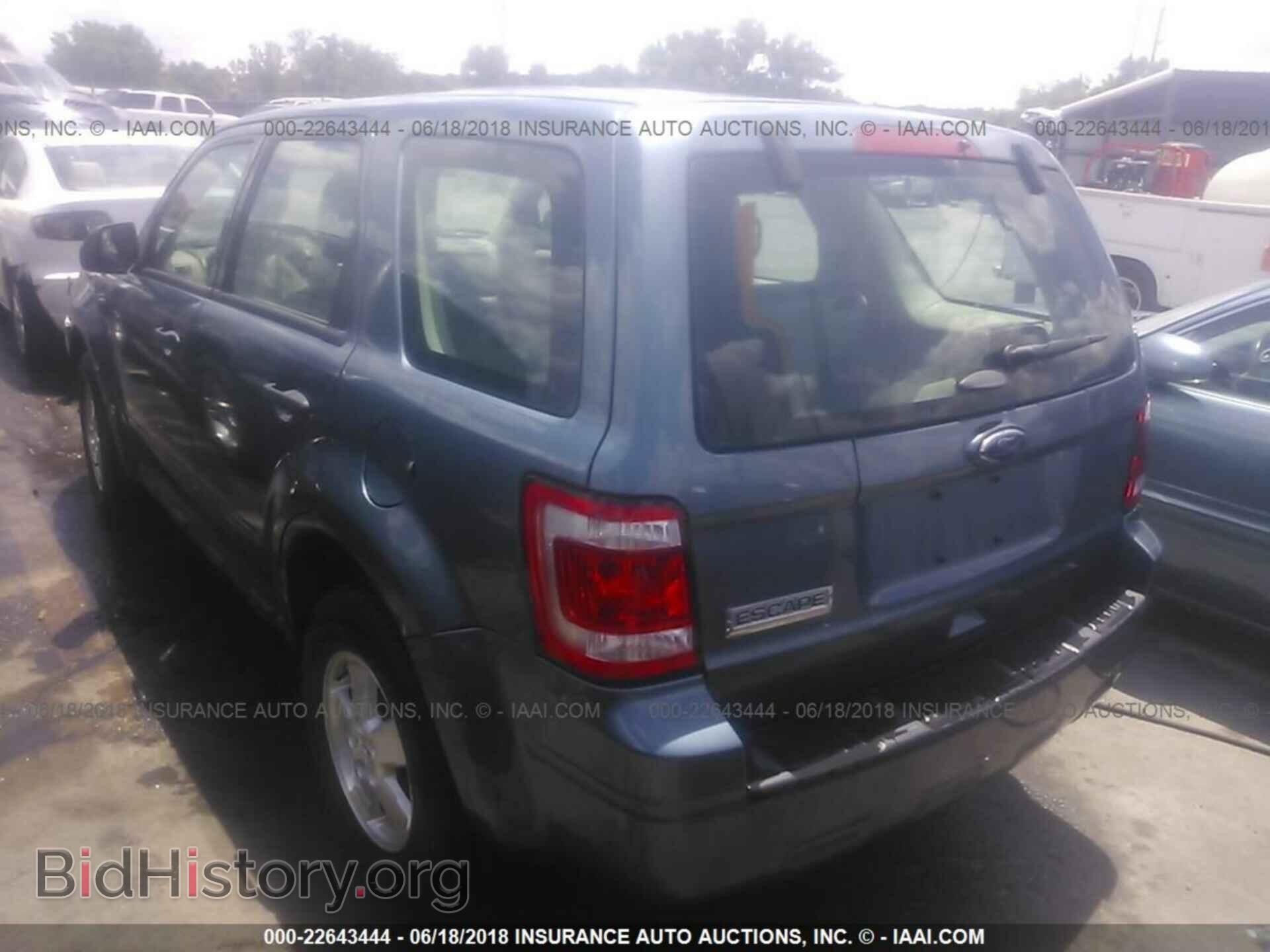 2011 Ford Escape - VIN: 1FMCU0C79BKB78602 - Фото 3