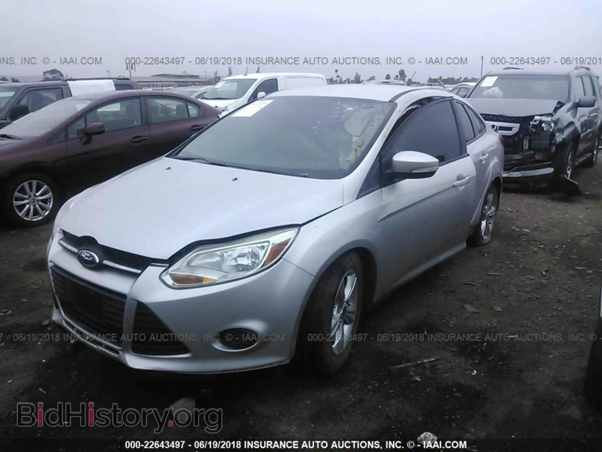 2014 Ford Focus - VIN: 1FADP3F21EL124586 - Photo 2