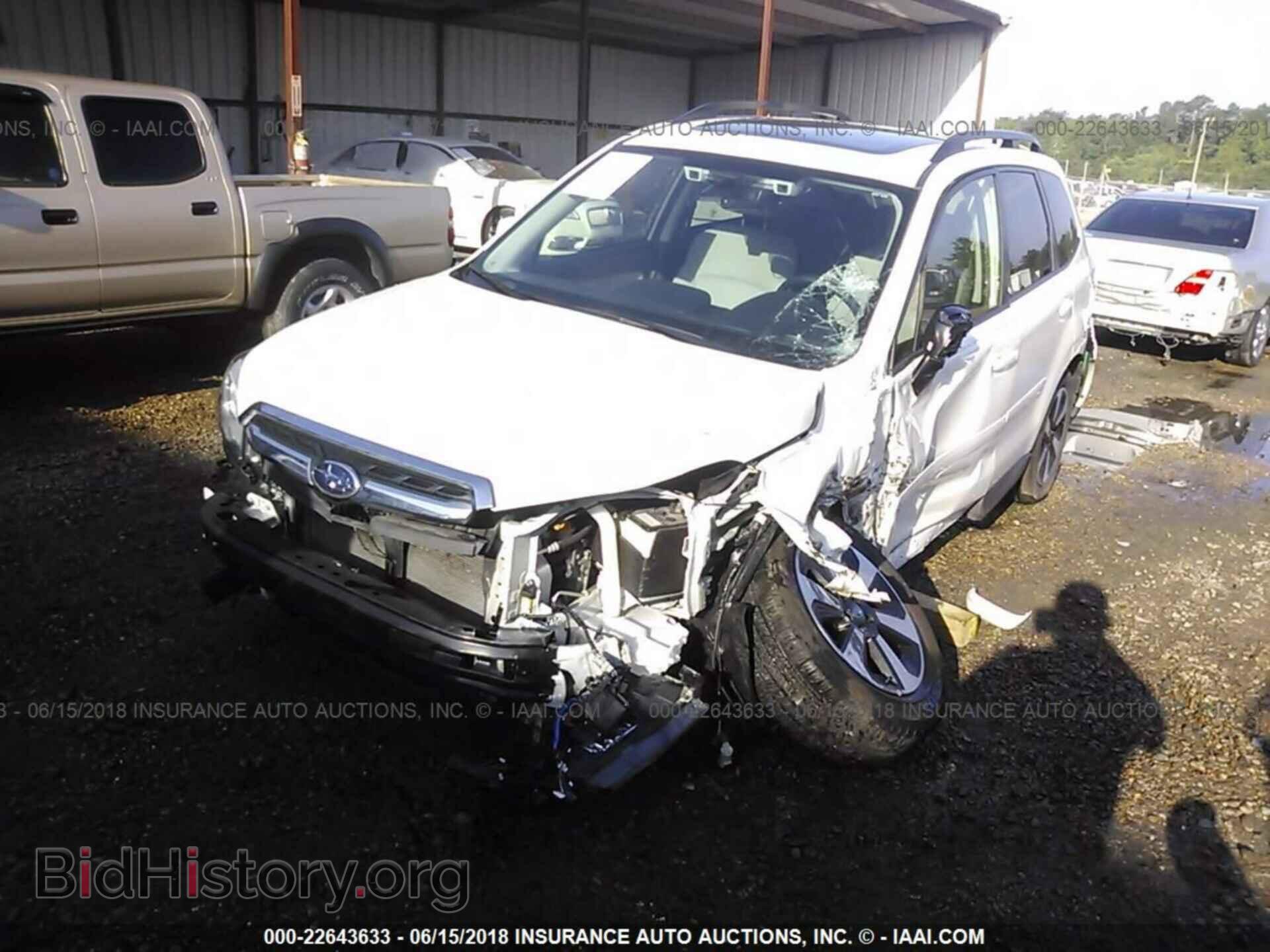 2017 Subaru Forester - VIN: JF2SJAGC6HH504045 - Фото 2
