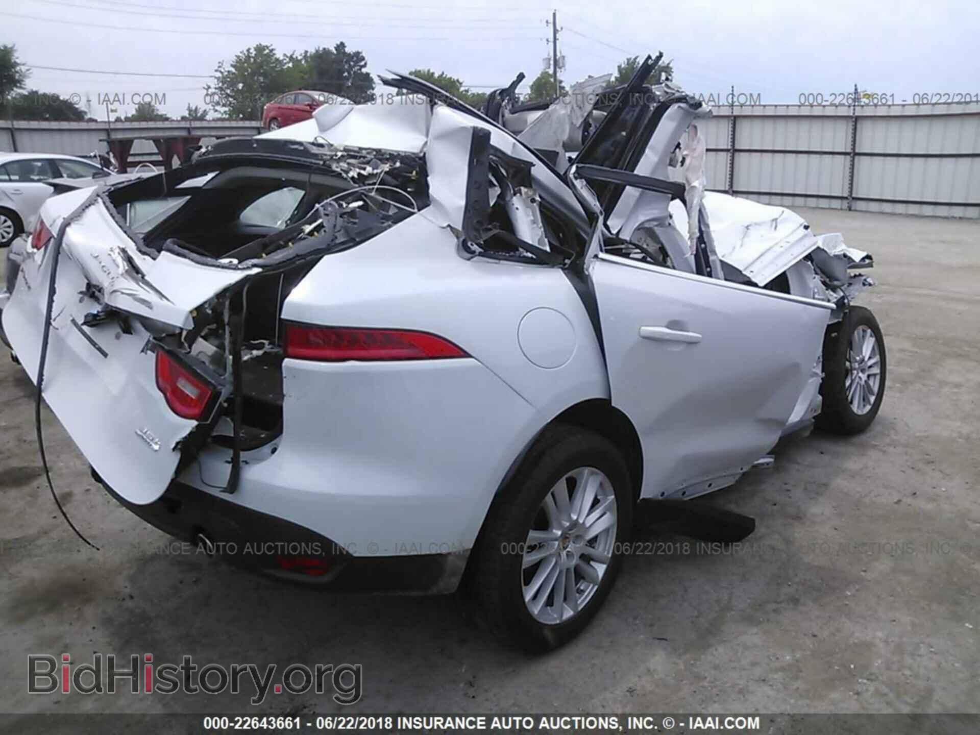 2017 JAGUAR F-PACE - VIN: SADCK2BV4HA880450 - Photo 4