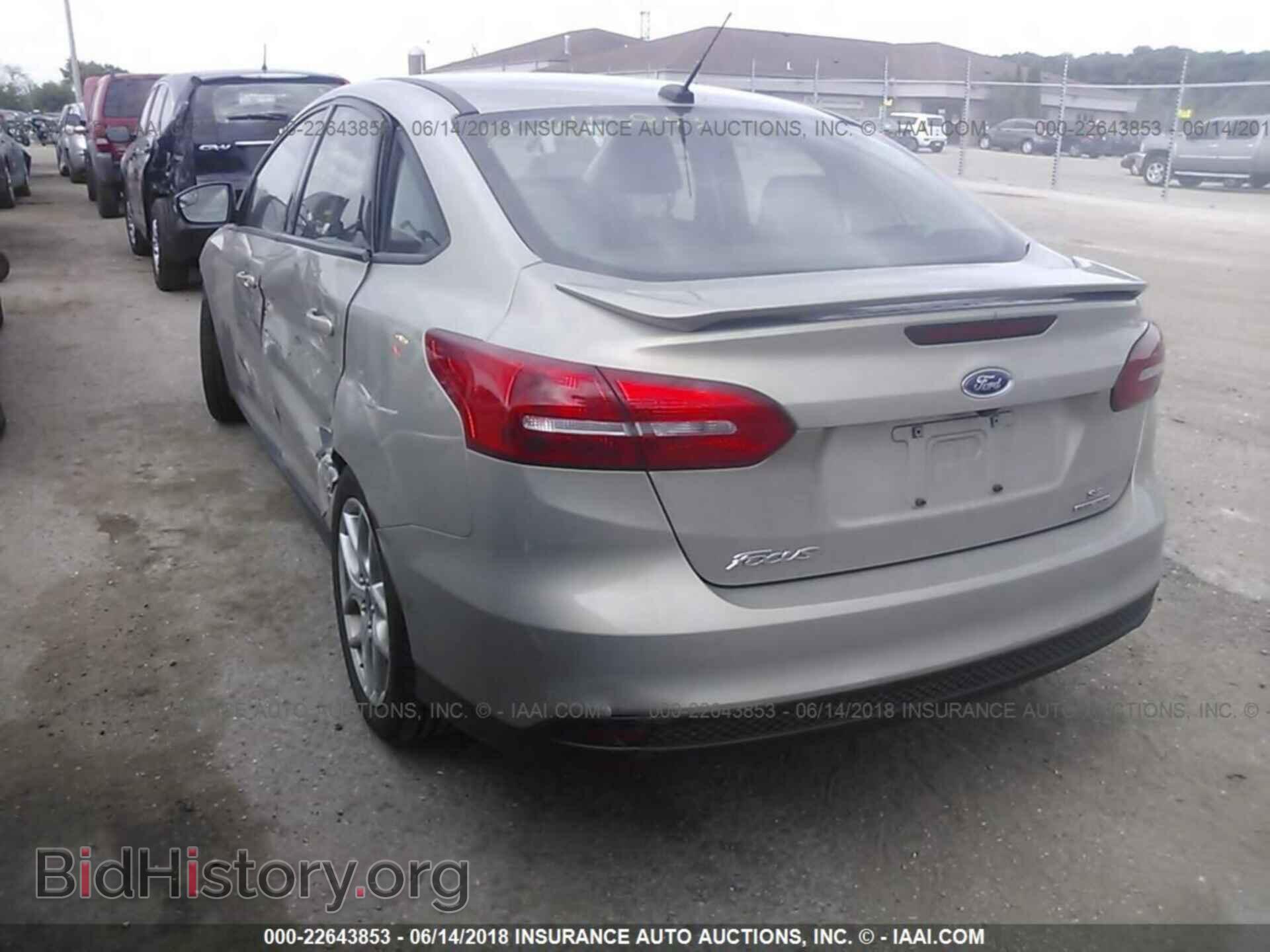 2015 Ford Focus - VIN: 1FADP3F21FL331058 - Photo 3