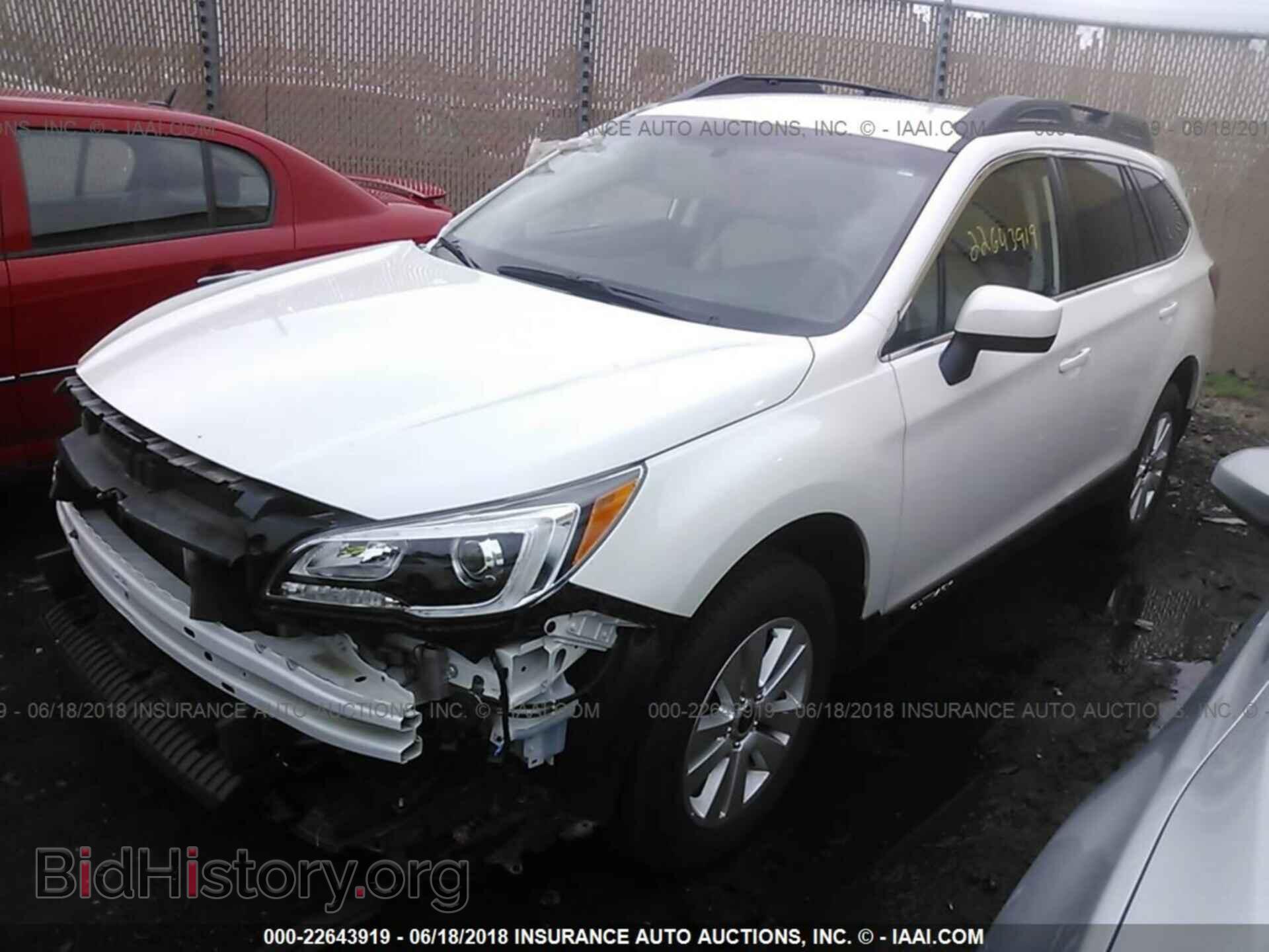 2017 Subaru Outback - VIN: 4S4BSACC3H3373151 - Фото 2