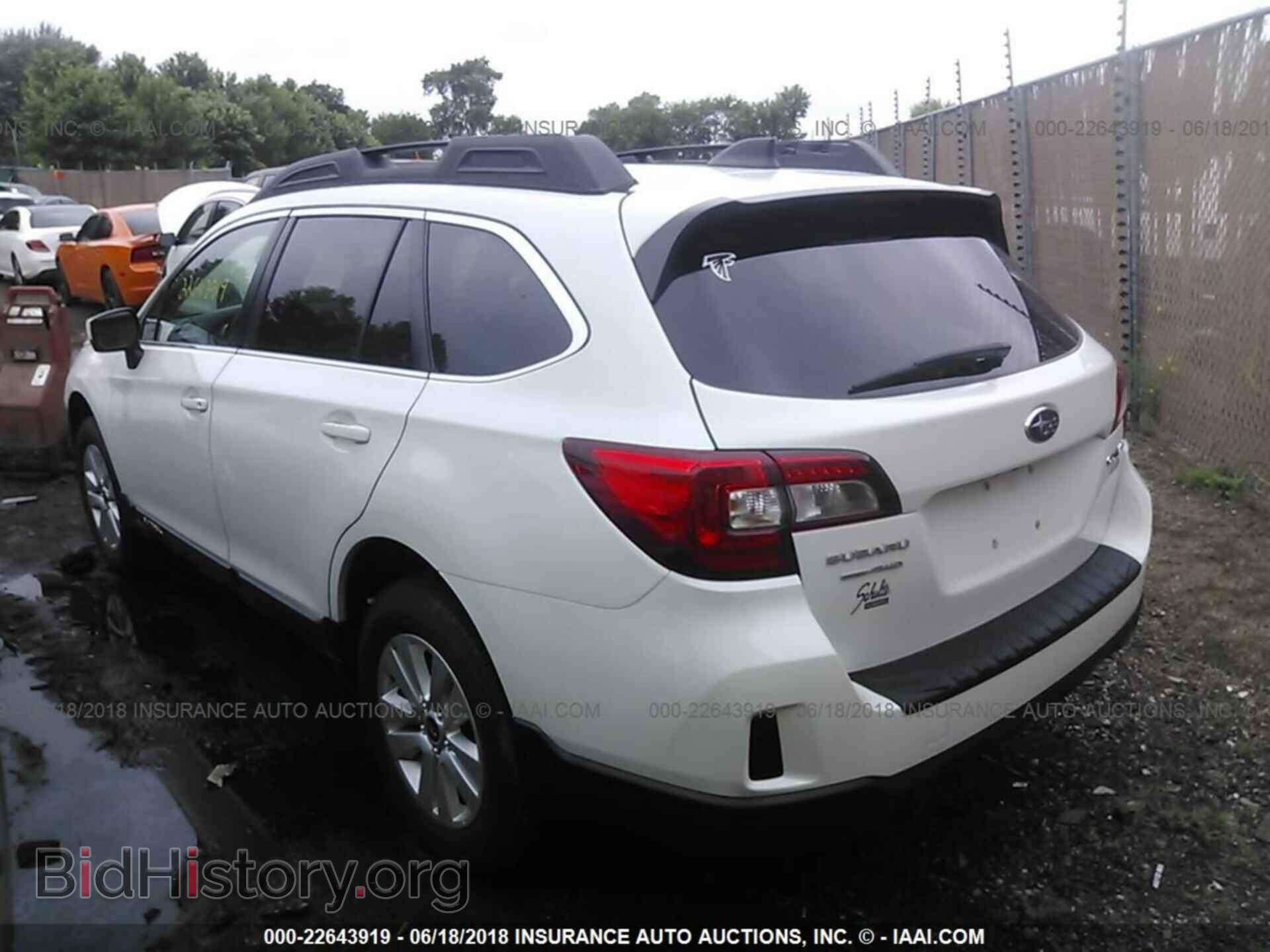 2017 Subaru Outback - VIN: 4S4BSACC3H3373151 - Фото 3