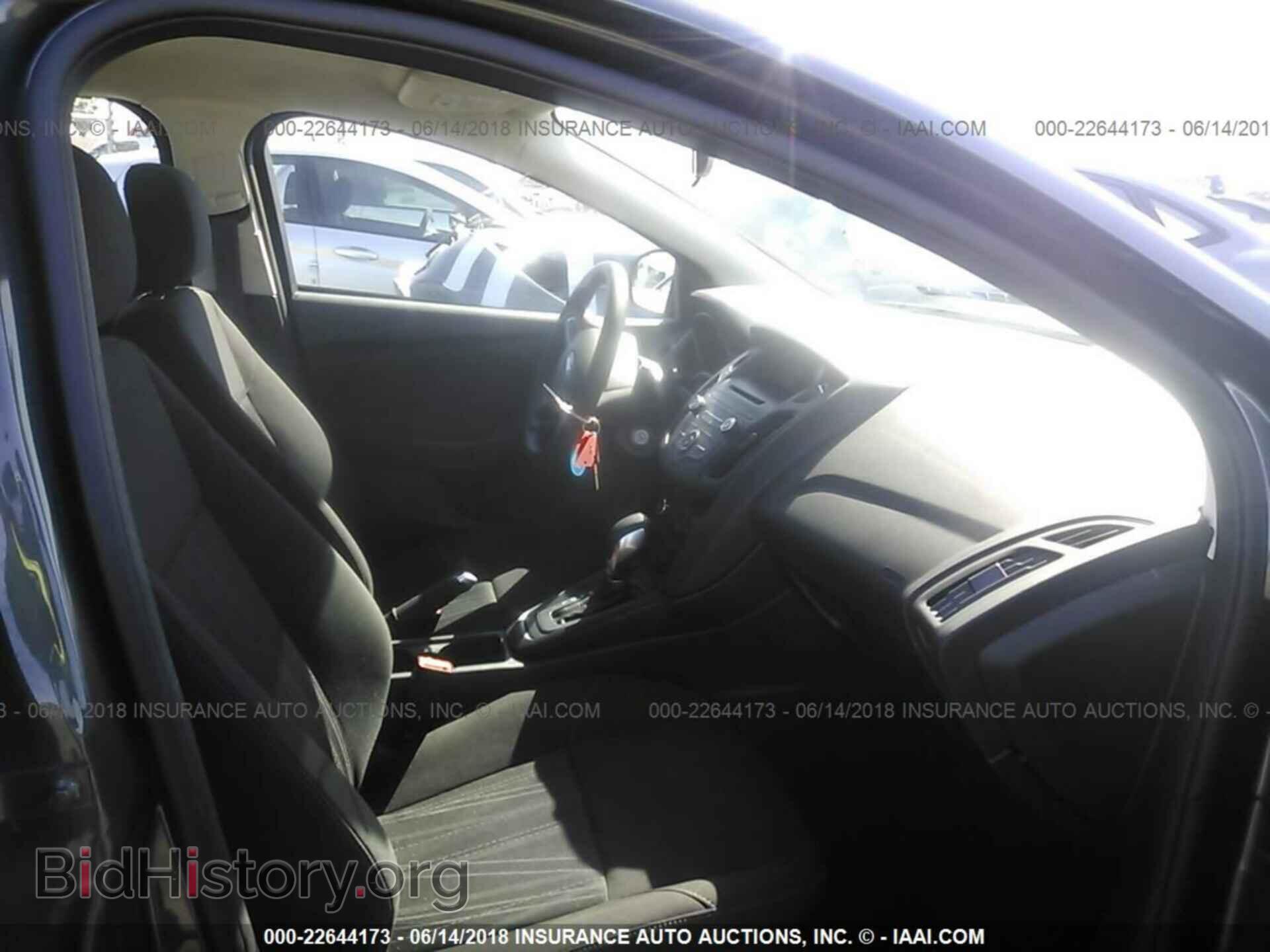 2017 Ford Focus - VIN: 1FADP3E2XHL236177 - Фото 5