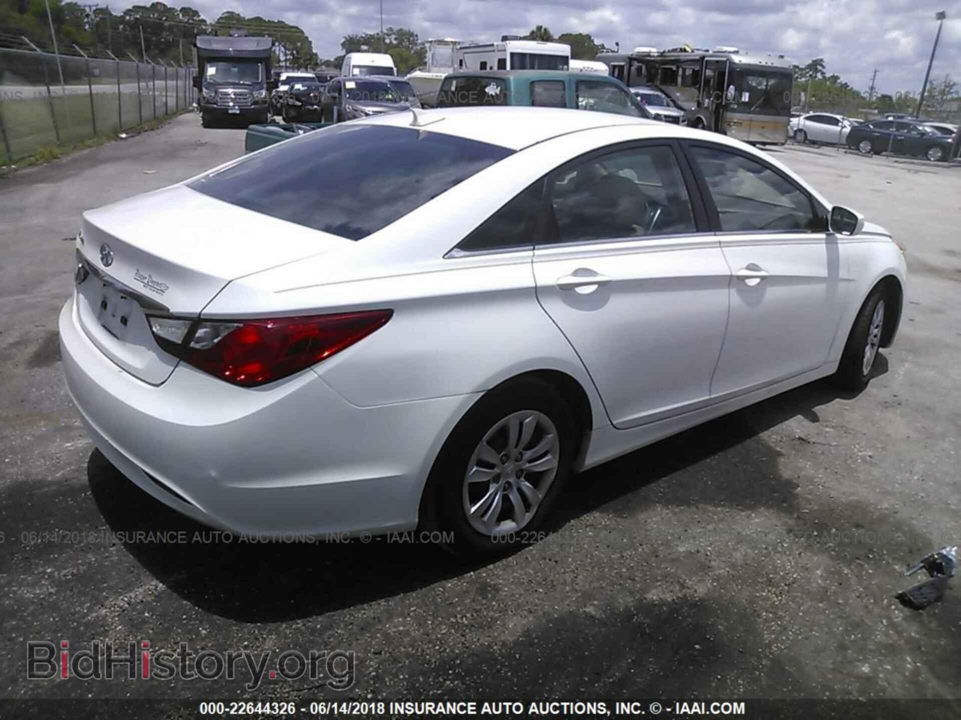 2012 Hyundai Sonata - VIN: 5NPEB4AC9CH445568 - Photo 4