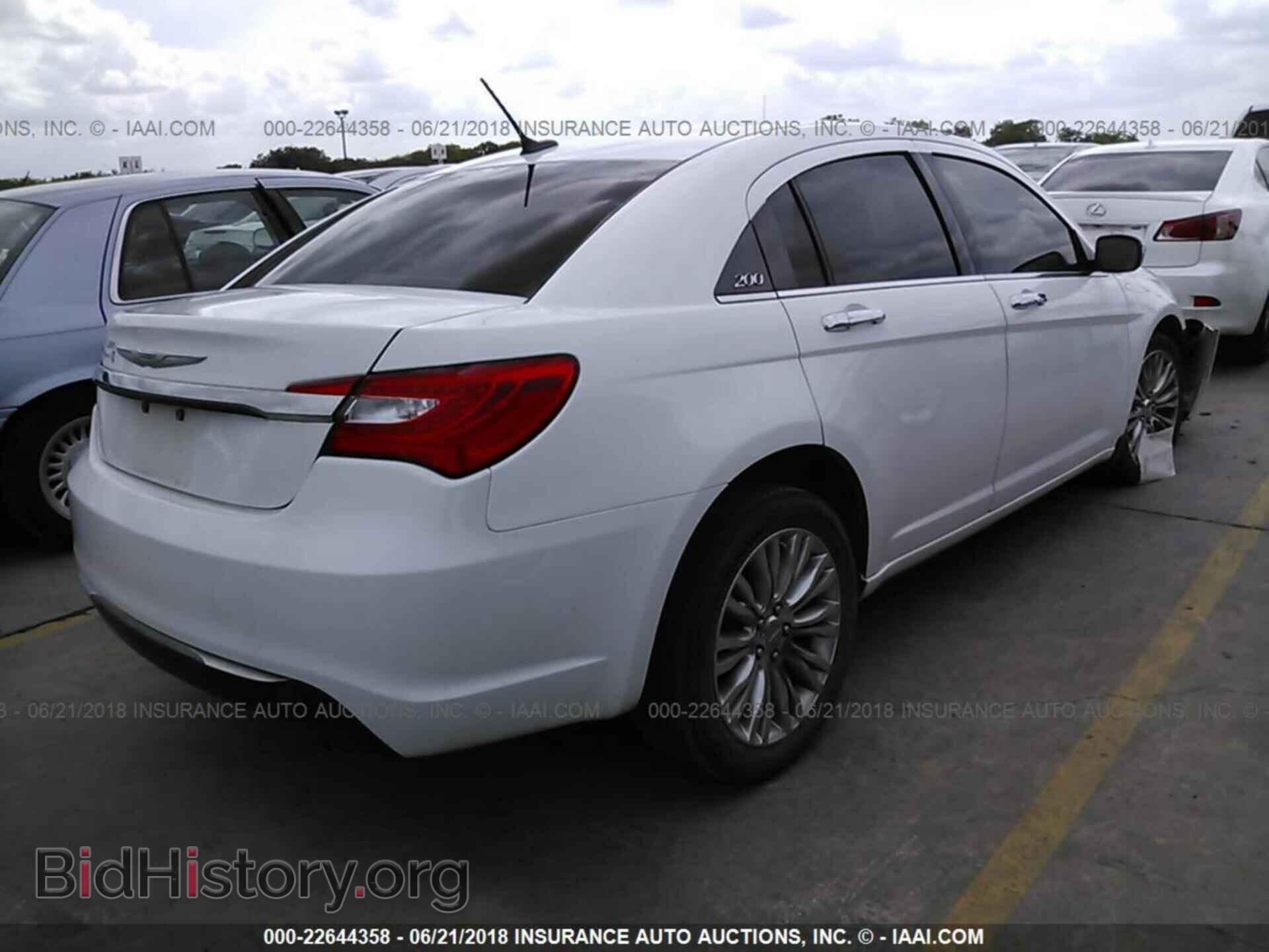 2012 Chrysler 200 - VIN: 1C3CCBCG3CN127894 - Photo 4