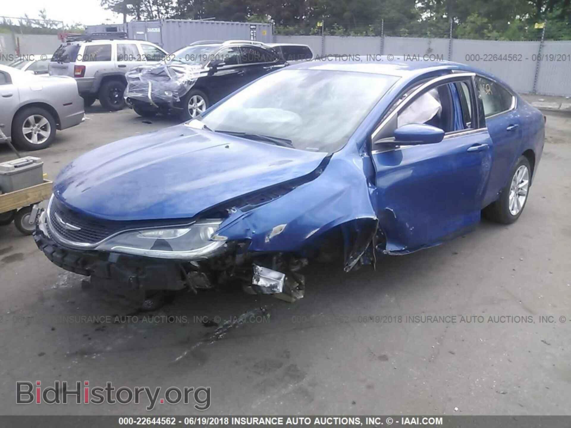 2015 Chrysler 200 - VIN: 1C3CCCAB0FN636858 - Photo 2