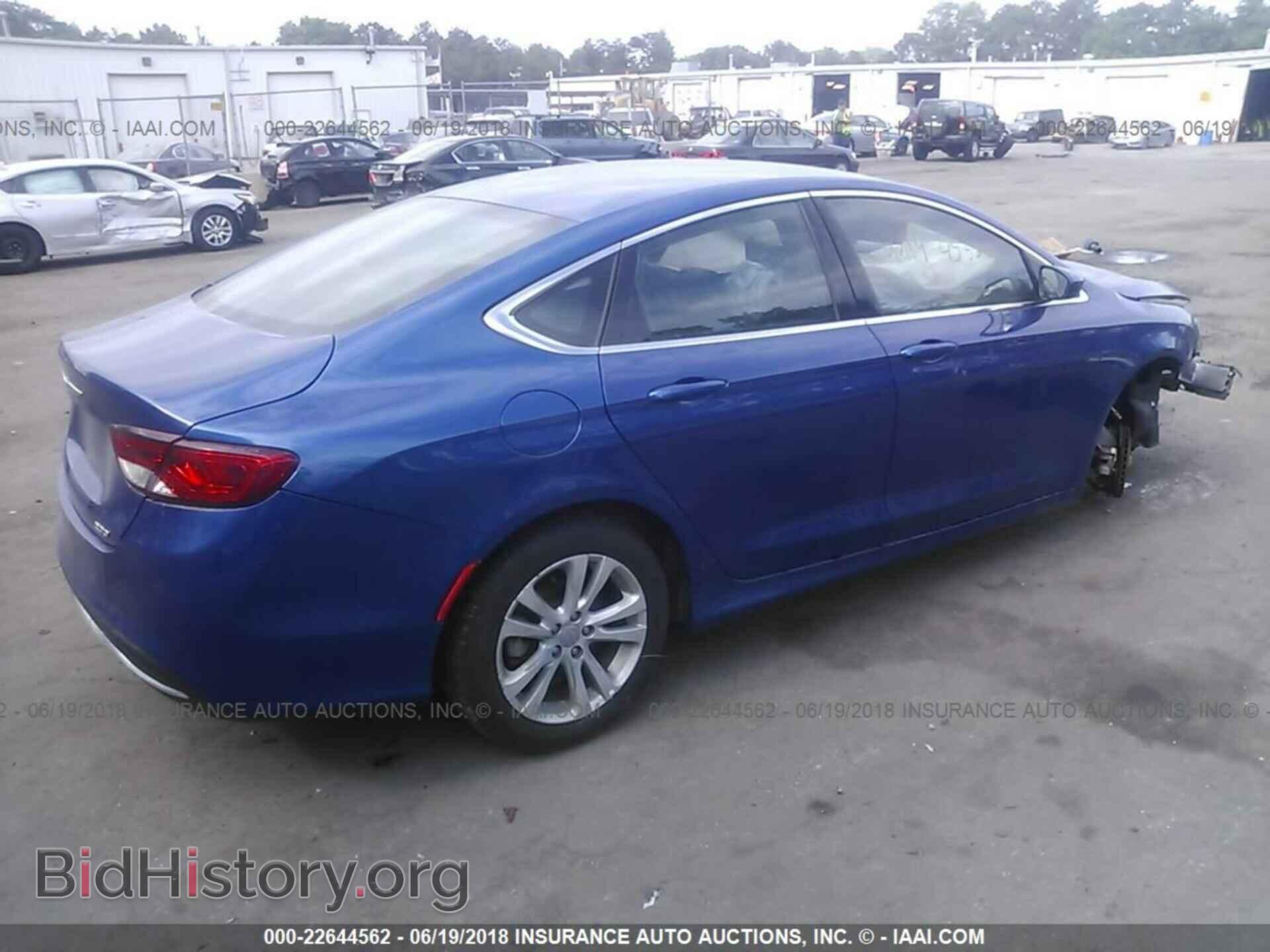 2015 Chrysler 200 - VIN: 1C3CCCAB0FN636858 - Photo 4