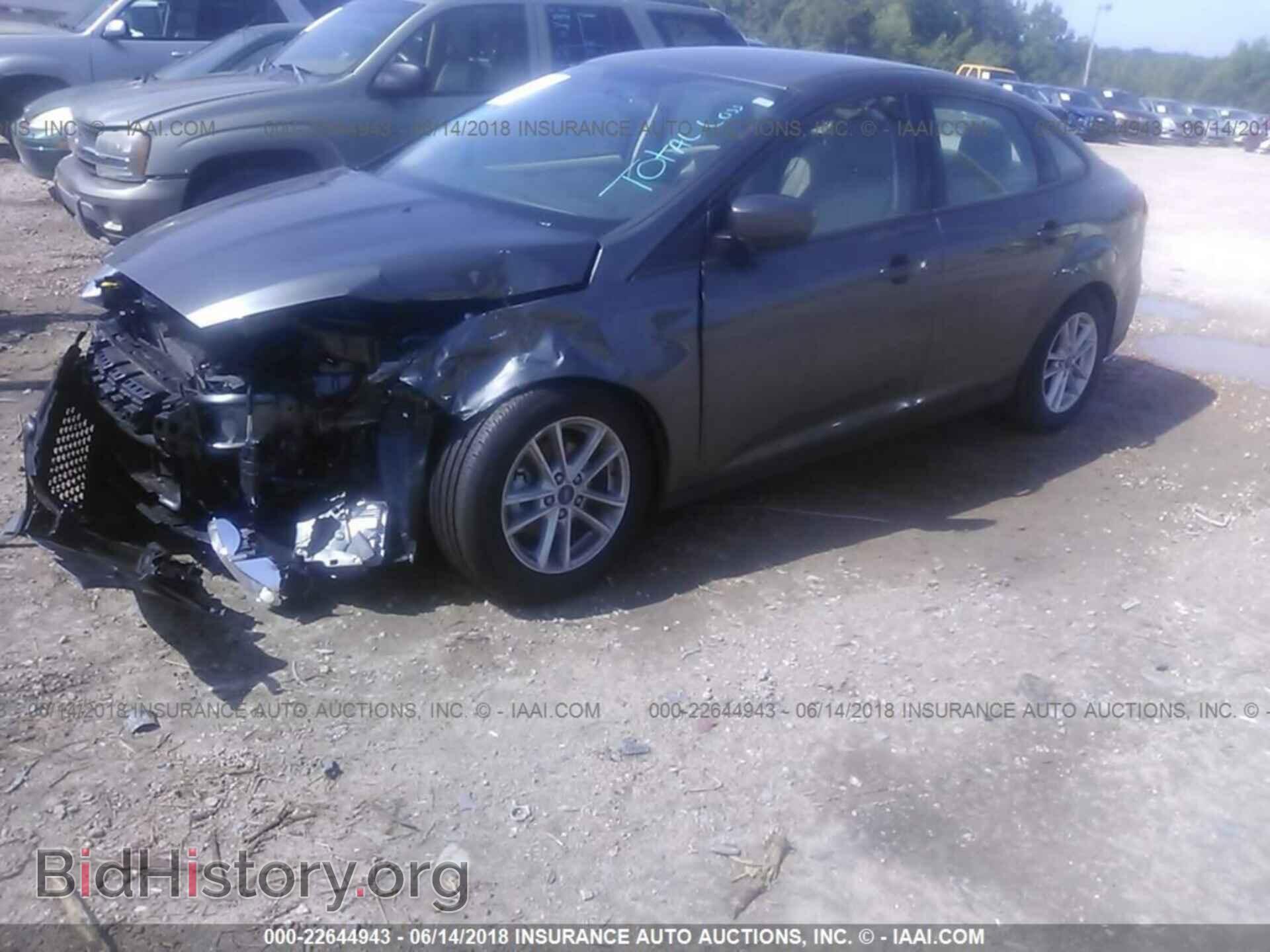 2018 Ford Focus - VIN: 1FADP3F27JL288984 - Фото 2
