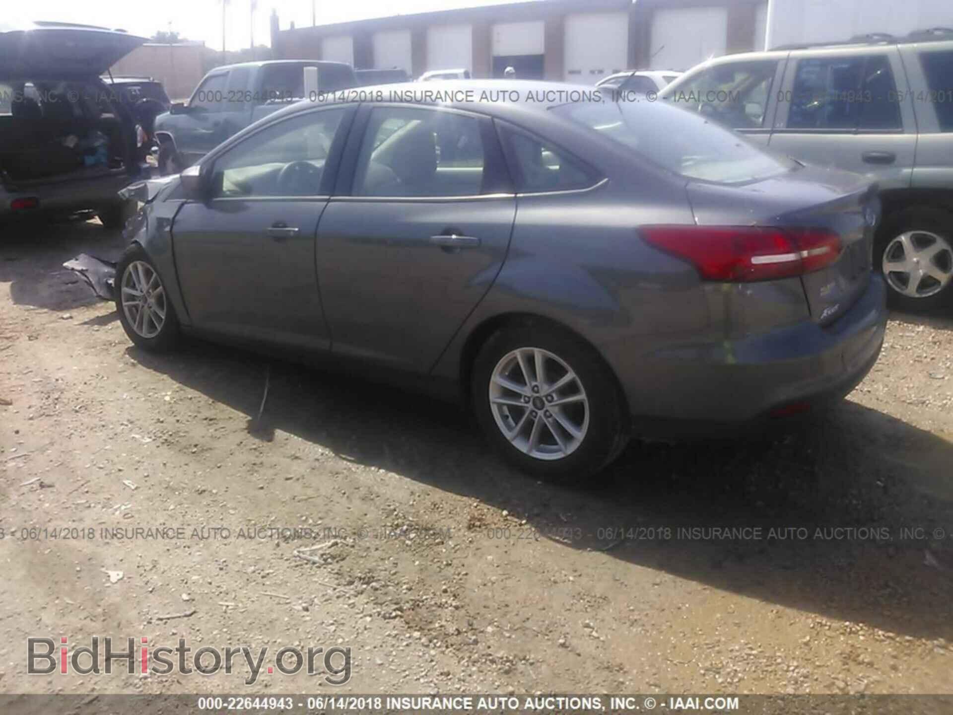 2018 Ford Focus - VIN: 1FADP3F27JL288984 - Фото 3