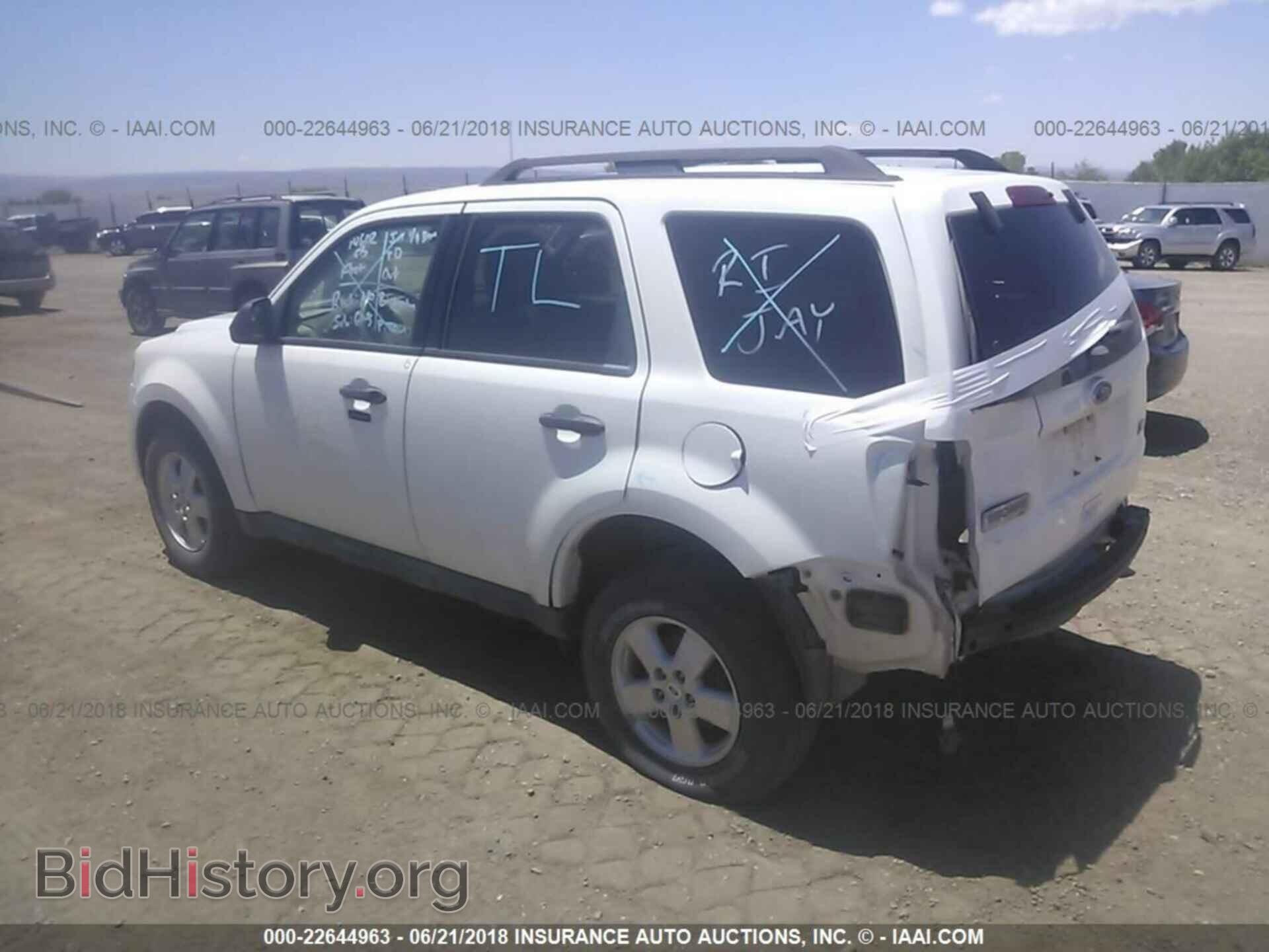 2012 Ford Escape - VIN: 1FMCU9DG8CKA24130 - Photo 3