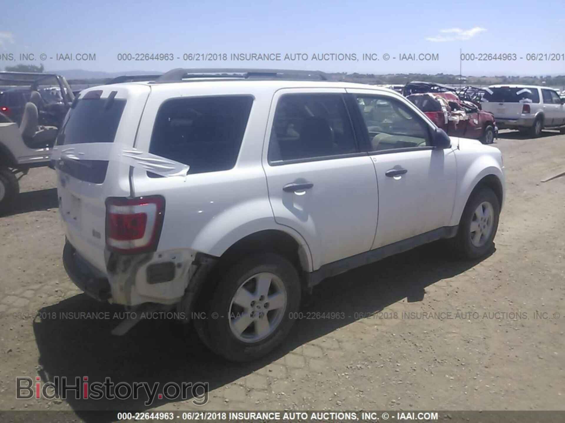 2012 Ford Escape - VIN: 1FMCU9DG8CKA24130 - Photo 4