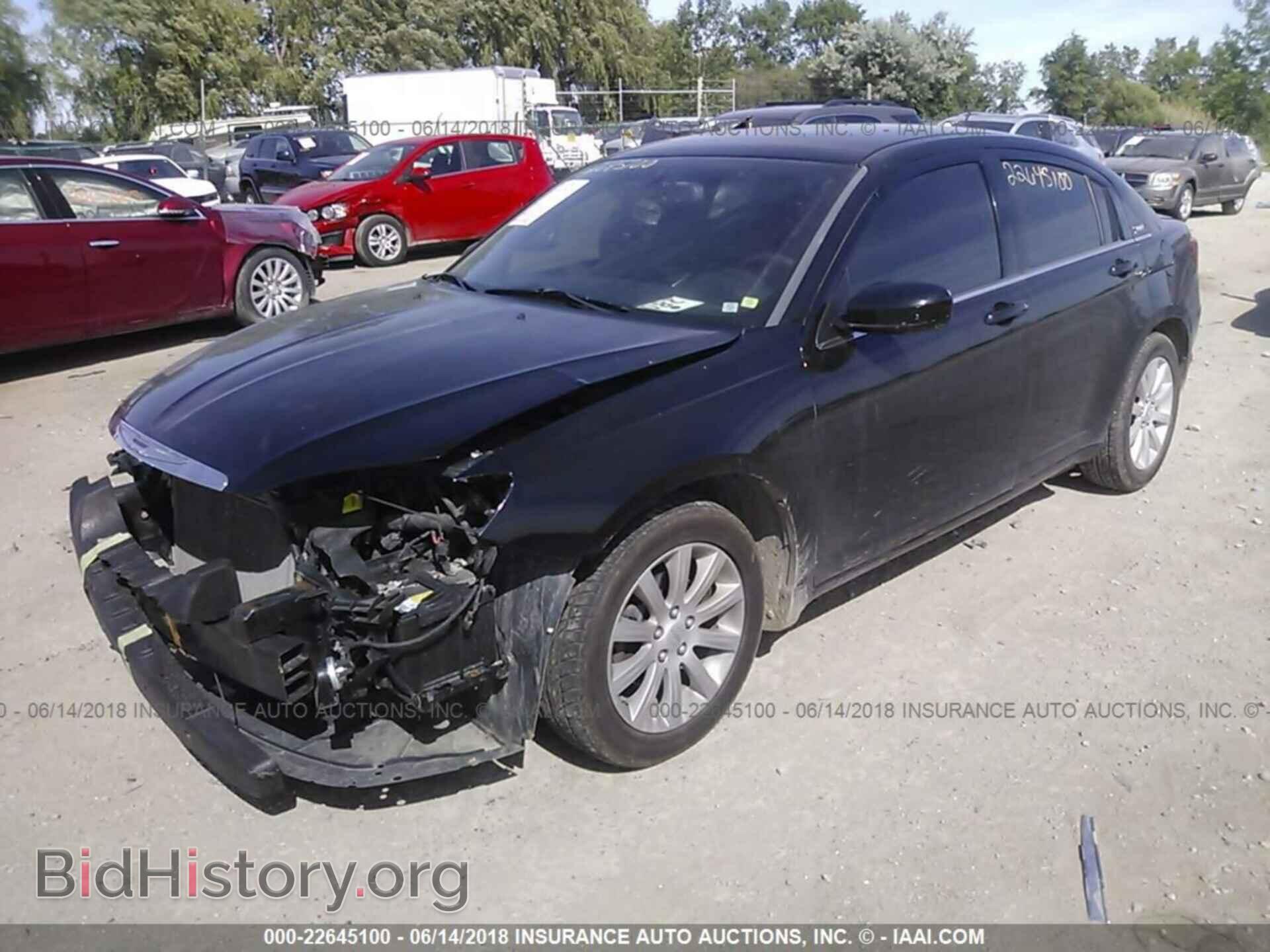 2013 Chrysler 200 - VIN: 1C3CCBBB0DN593791 - Photo 2