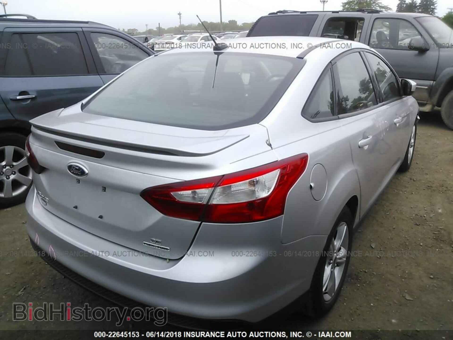 2012 Ford Focus - VIN: 1FAHP3F20CL434825 - Photo 4
