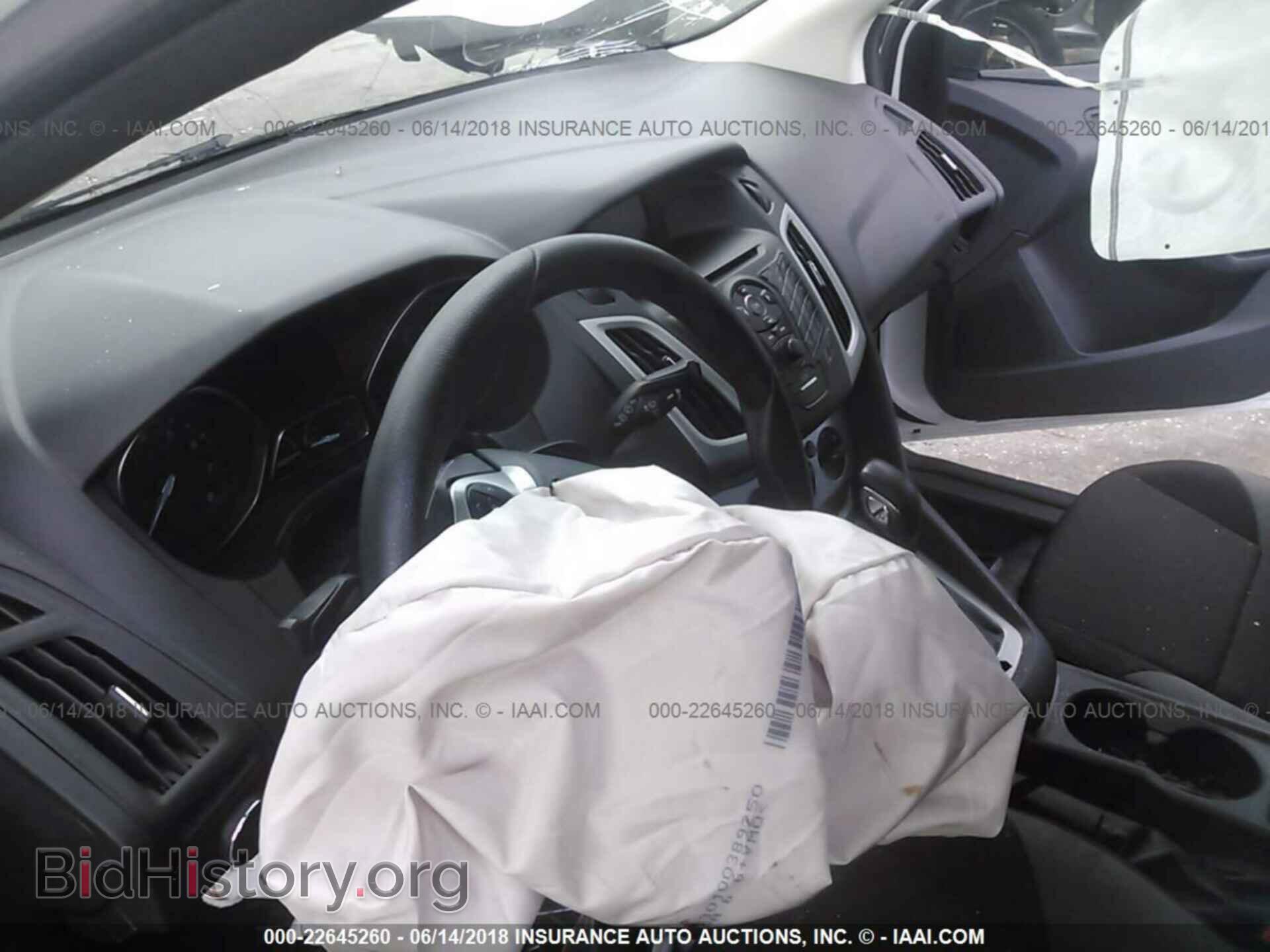 2014 Ford Focus - VIN: 1FADP3K25EL204138 - Photo 5
