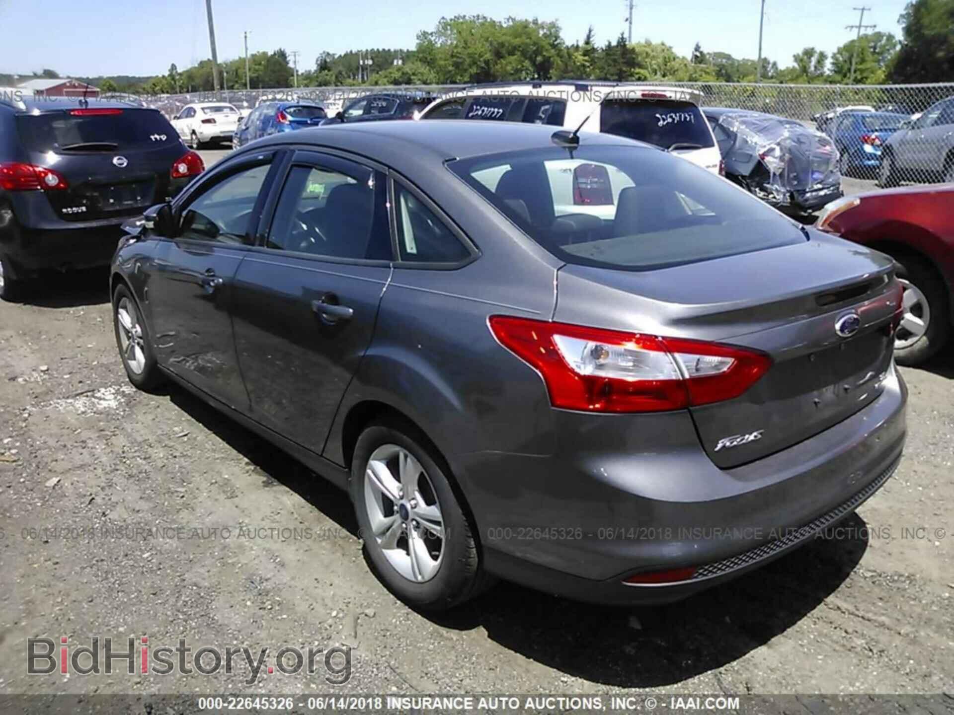 2014 Ford Focus - VIN: 1FADP3F26EL443935 - Photo 3