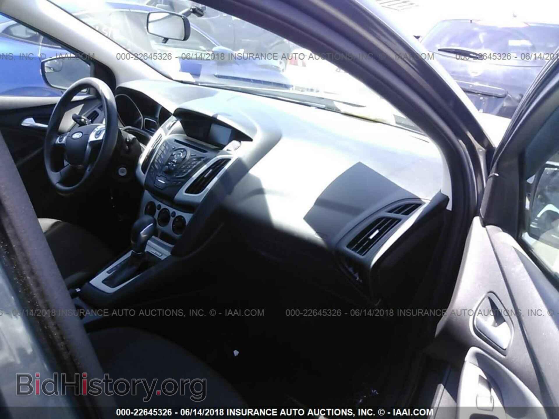 2014 Ford Focus - VIN: 1FADP3F26EL443935 - Photo 5