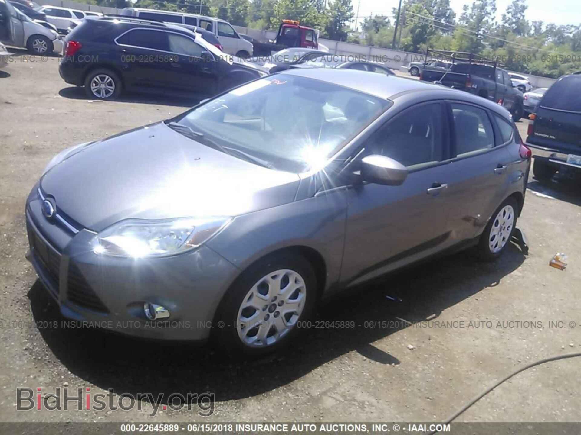 2012 Ford Focus - VIN: 1FAHP3K28CL127991 - Photo 2