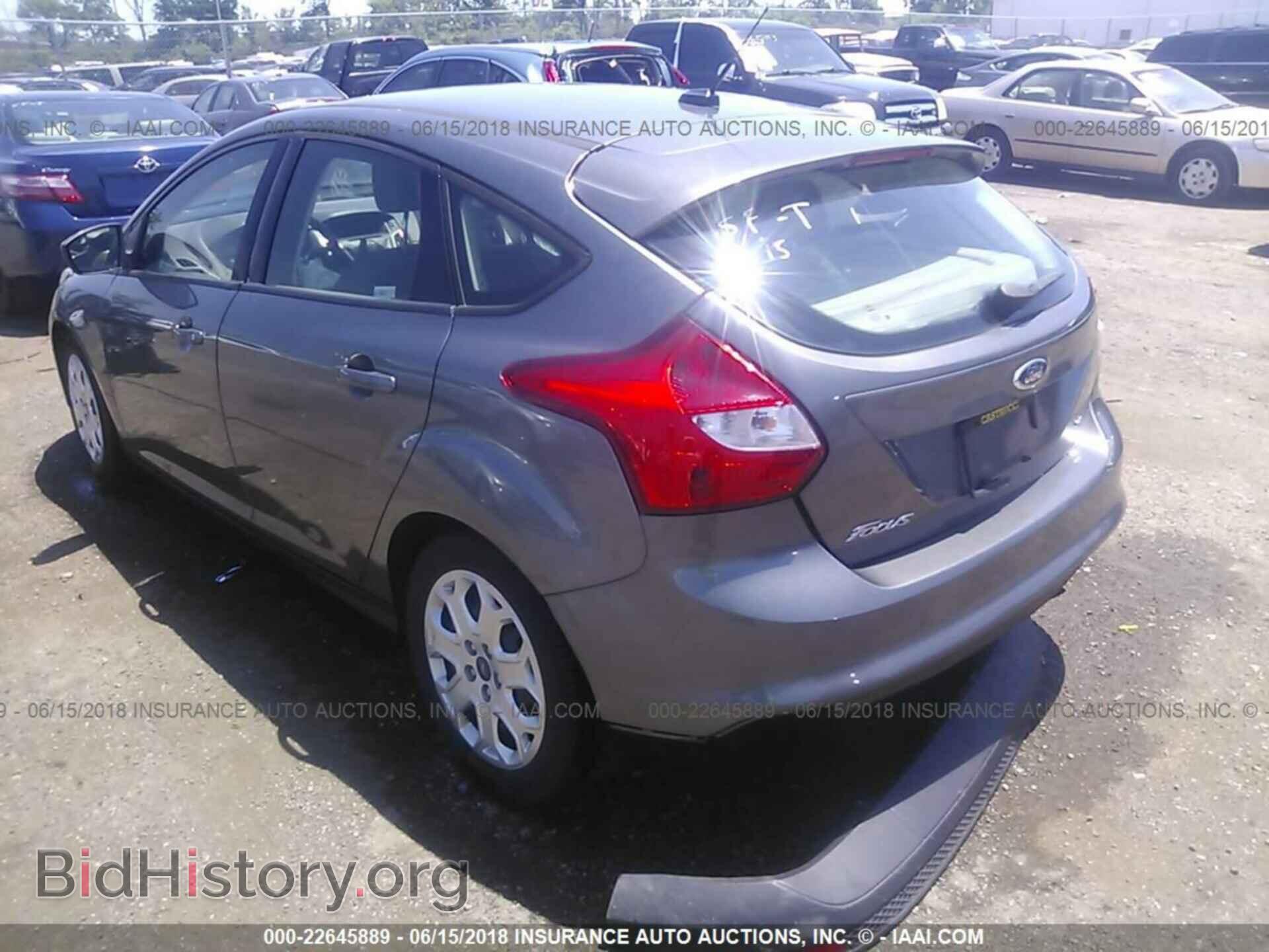 2012 Ford Focus - VIN: 1FAHP3K28CL127991 - Photo 3