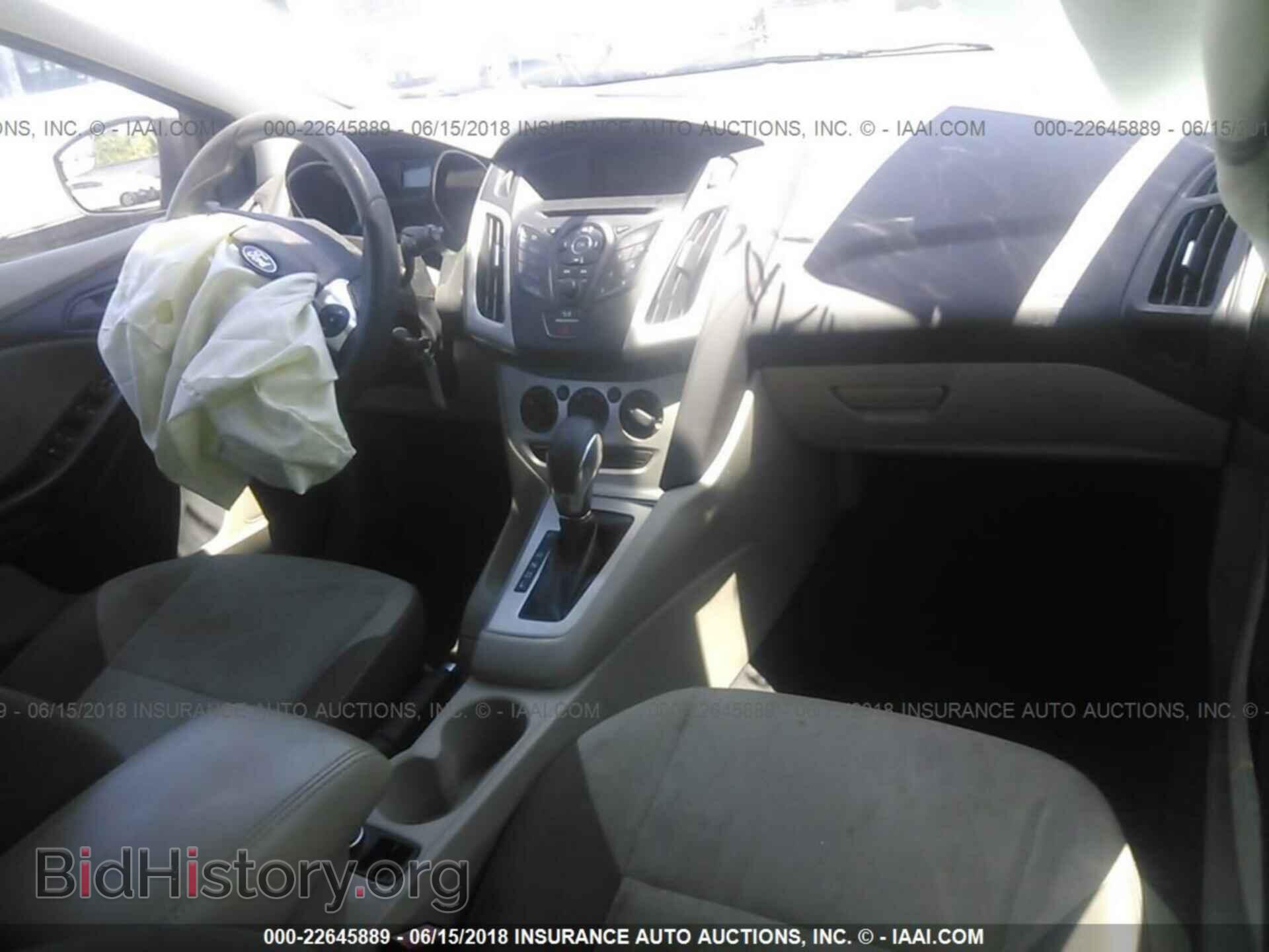 2012 Ford Focus - VIN: 1FAHP3K28CL127991 - Photo 5