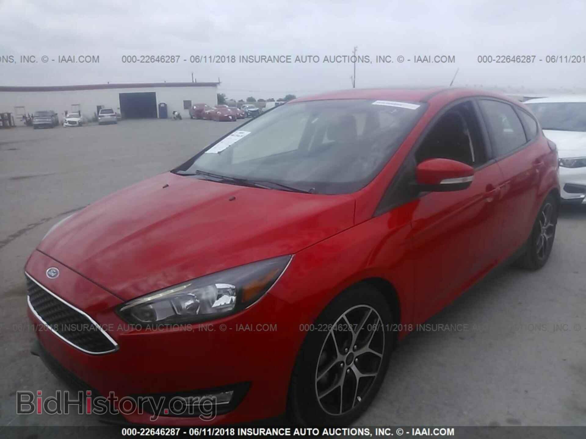 2017 Ford Focus - VIN: 1FADP3M2XHL232051 - Photo 2
