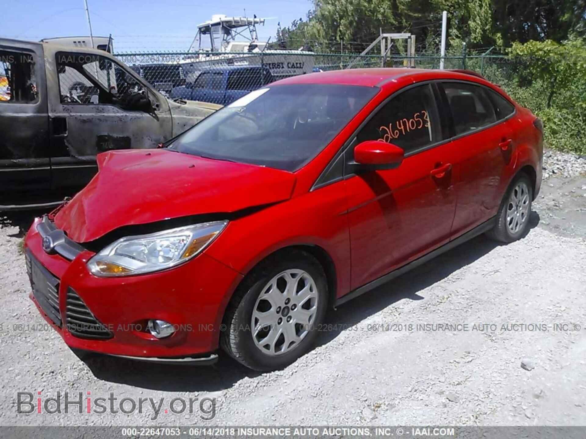 2012 Ford Focus - VIN: 1FAHP3F26CL379460 - Фото 2
