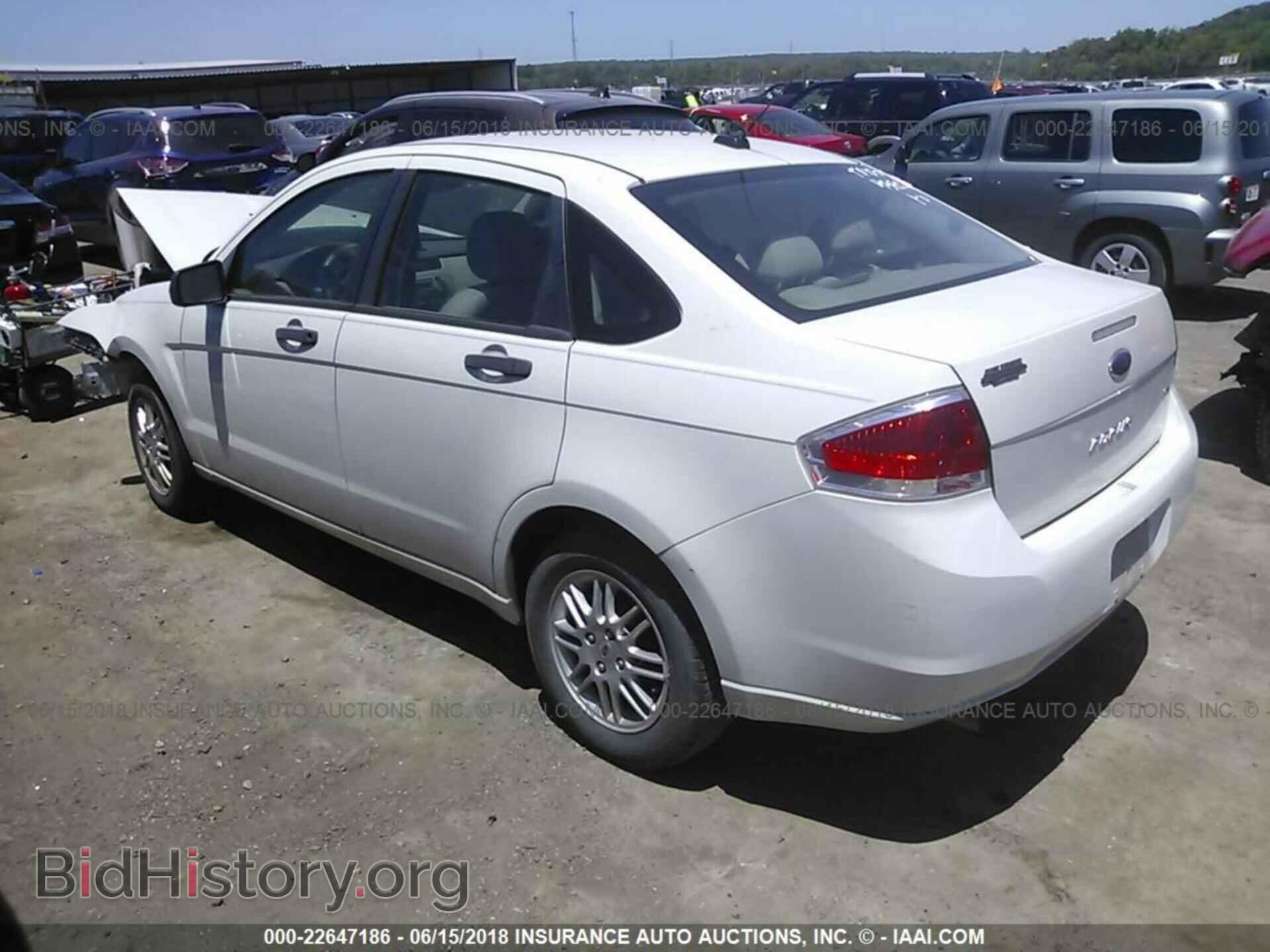 2011 Ford Focus - VIN: 1FAHP3FNXBW148004 - Фото 3