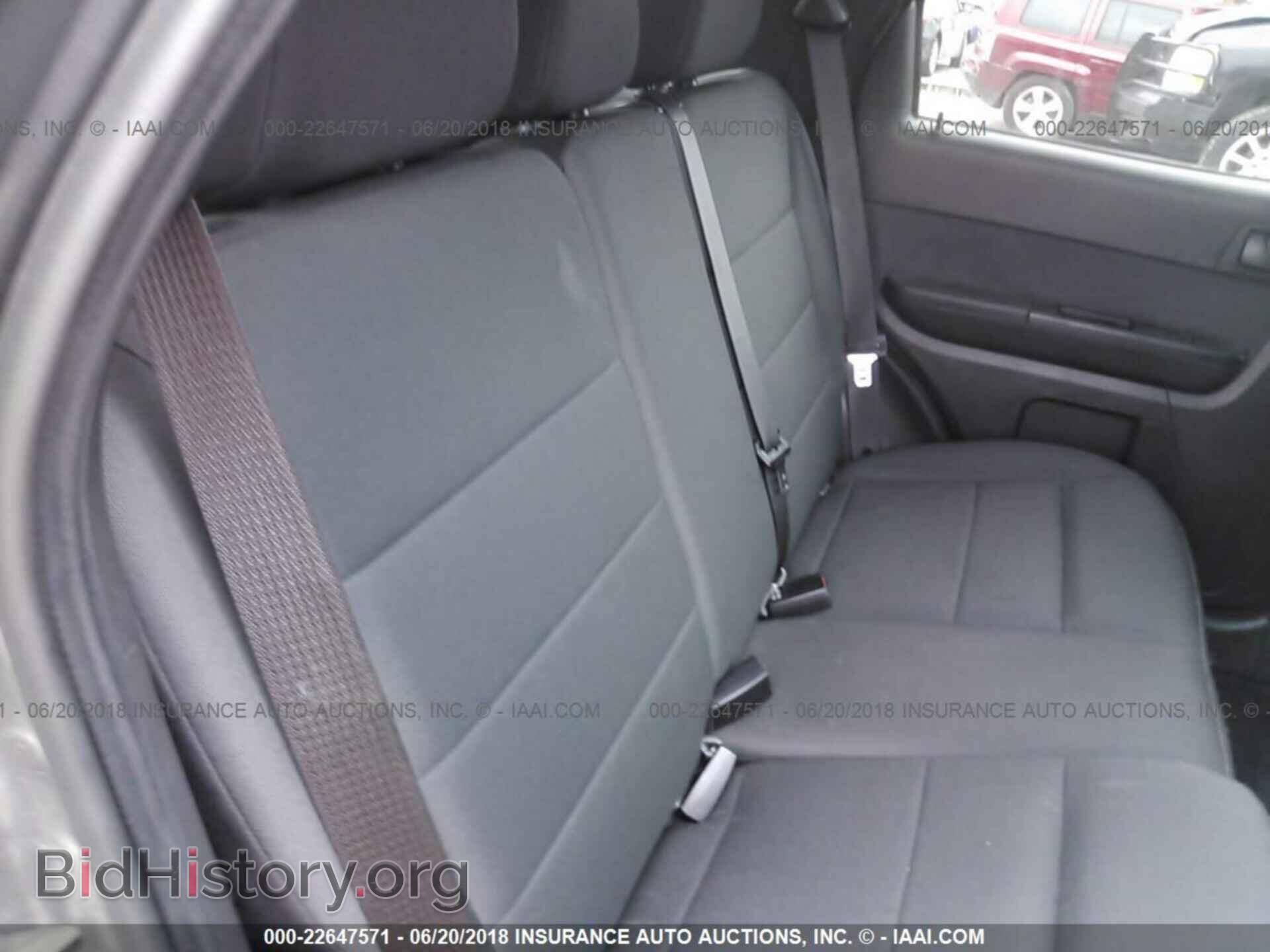 2011 Ford Escape - VIN: 1FMCU0DG4BKA16844 - Photo 8