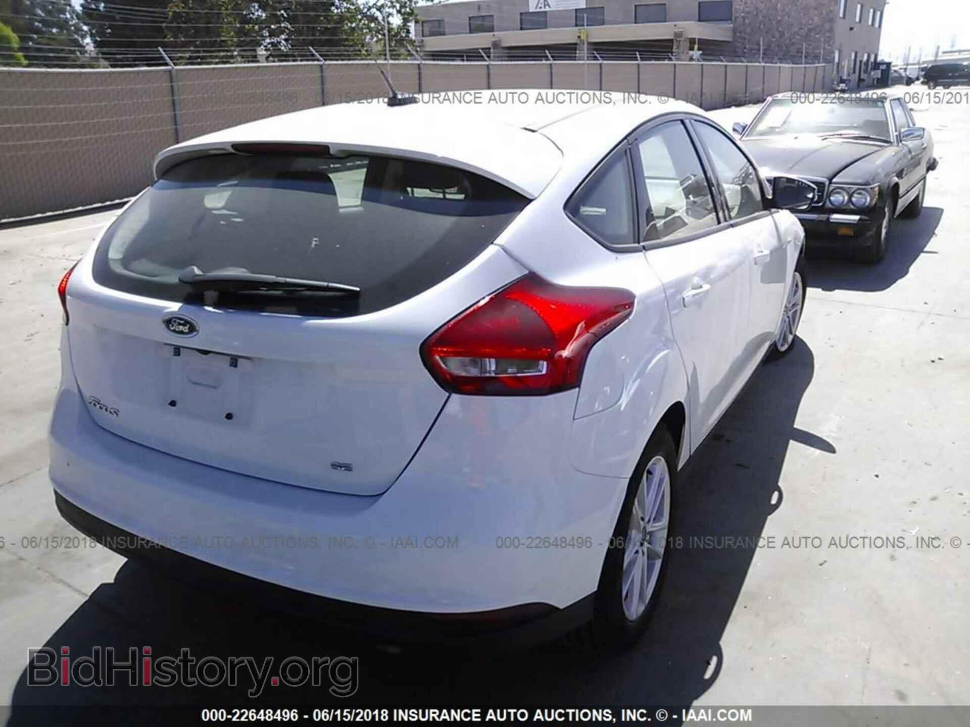 2017 Ford Focus - VIN: 1FADP3K29HL314856 - Photo 4