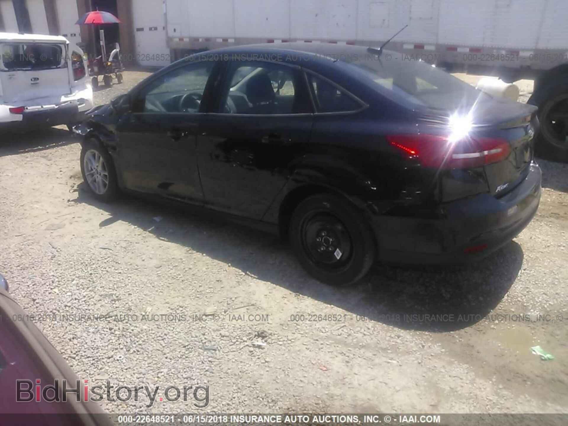 2017 Ford Focus - VIN: 1FADP3F27HL337157 - Фото 3