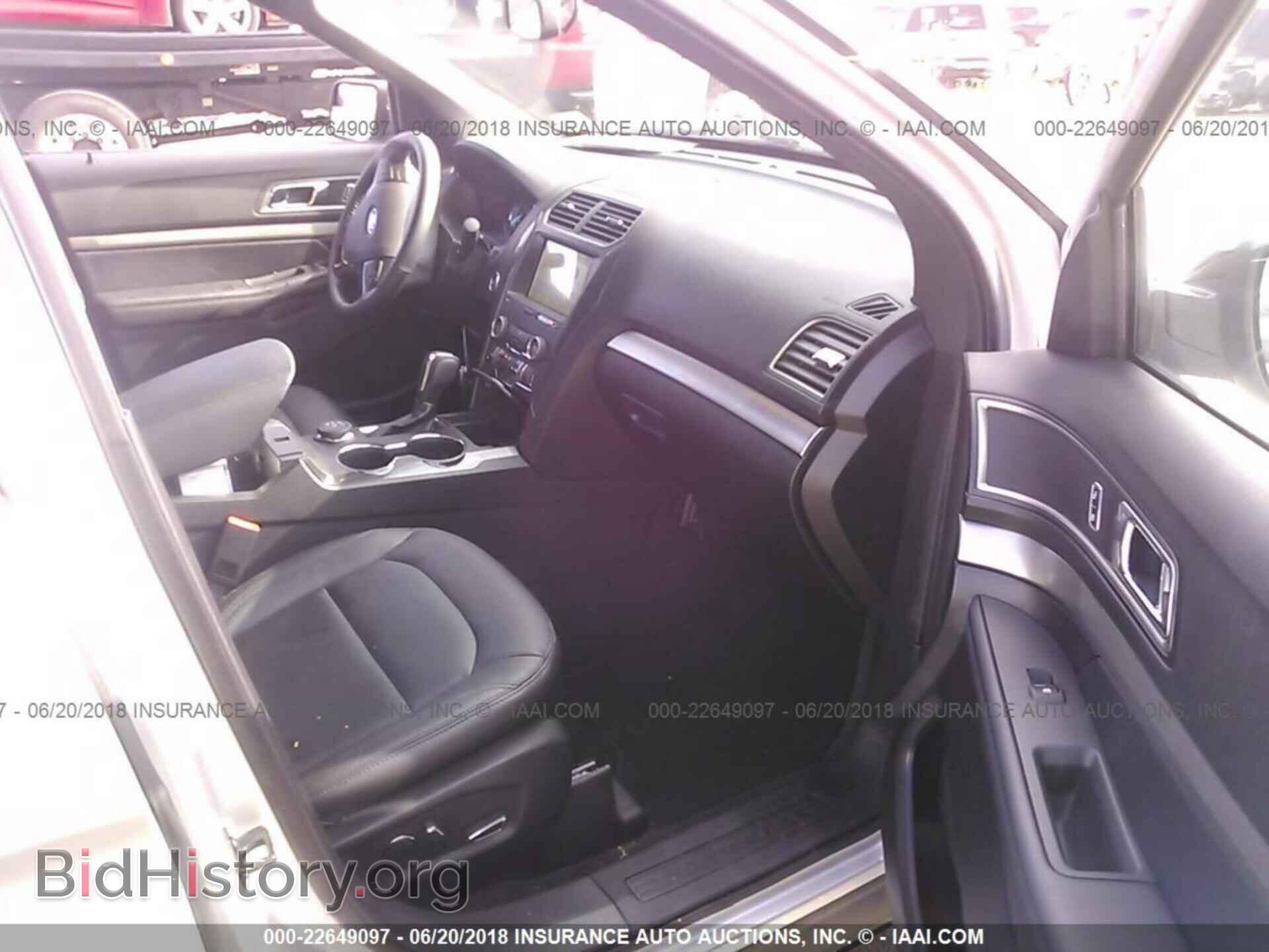 2018 Ford Explorer - VIN: 1FM5K8D80JGB18777 - Photo 5