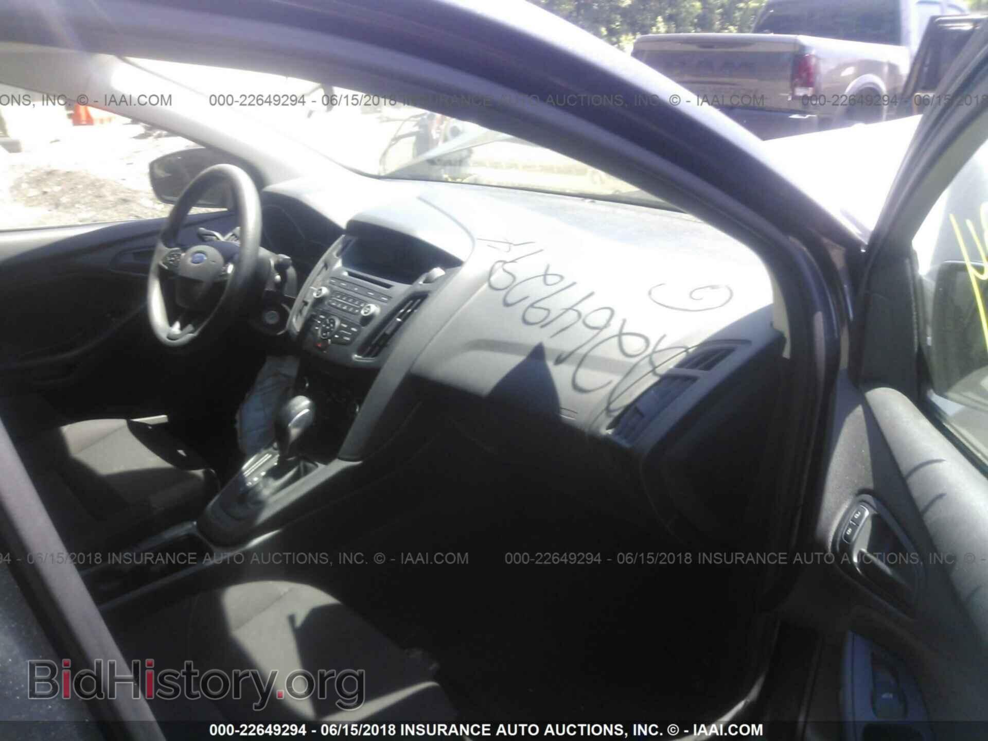 2016 Ford Focus - VIN: 1FADP3E21GL335775 - Photo 5