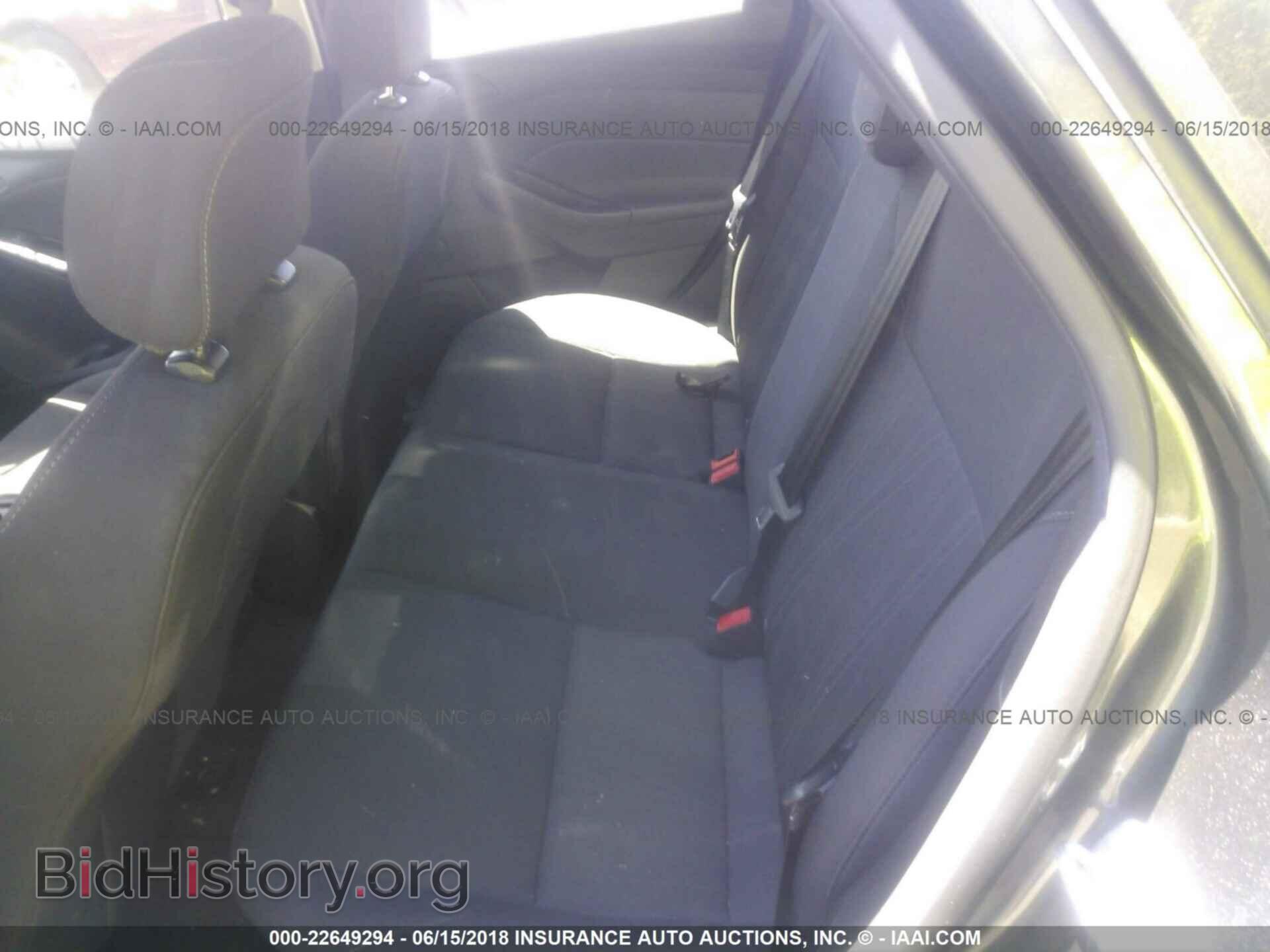 2016 Ford Focus - VIN: 1FADP3E21GL335775 - Photo 8