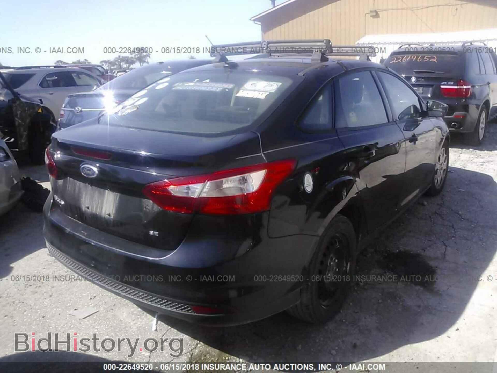2012 Ford Focus - VIN: 1FAHP3F23CL256618 - Photo 4