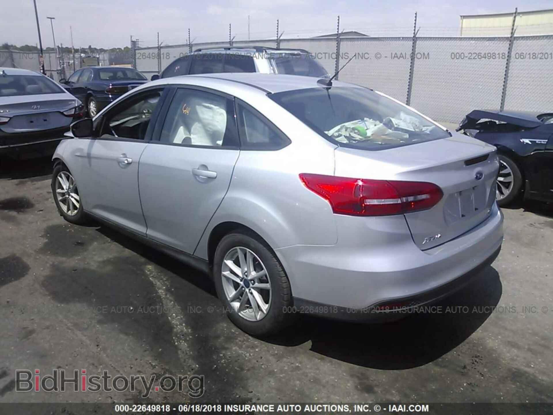 2016 Ford Focus - VIN: 1FADP3F24GL238259 - Фото 3