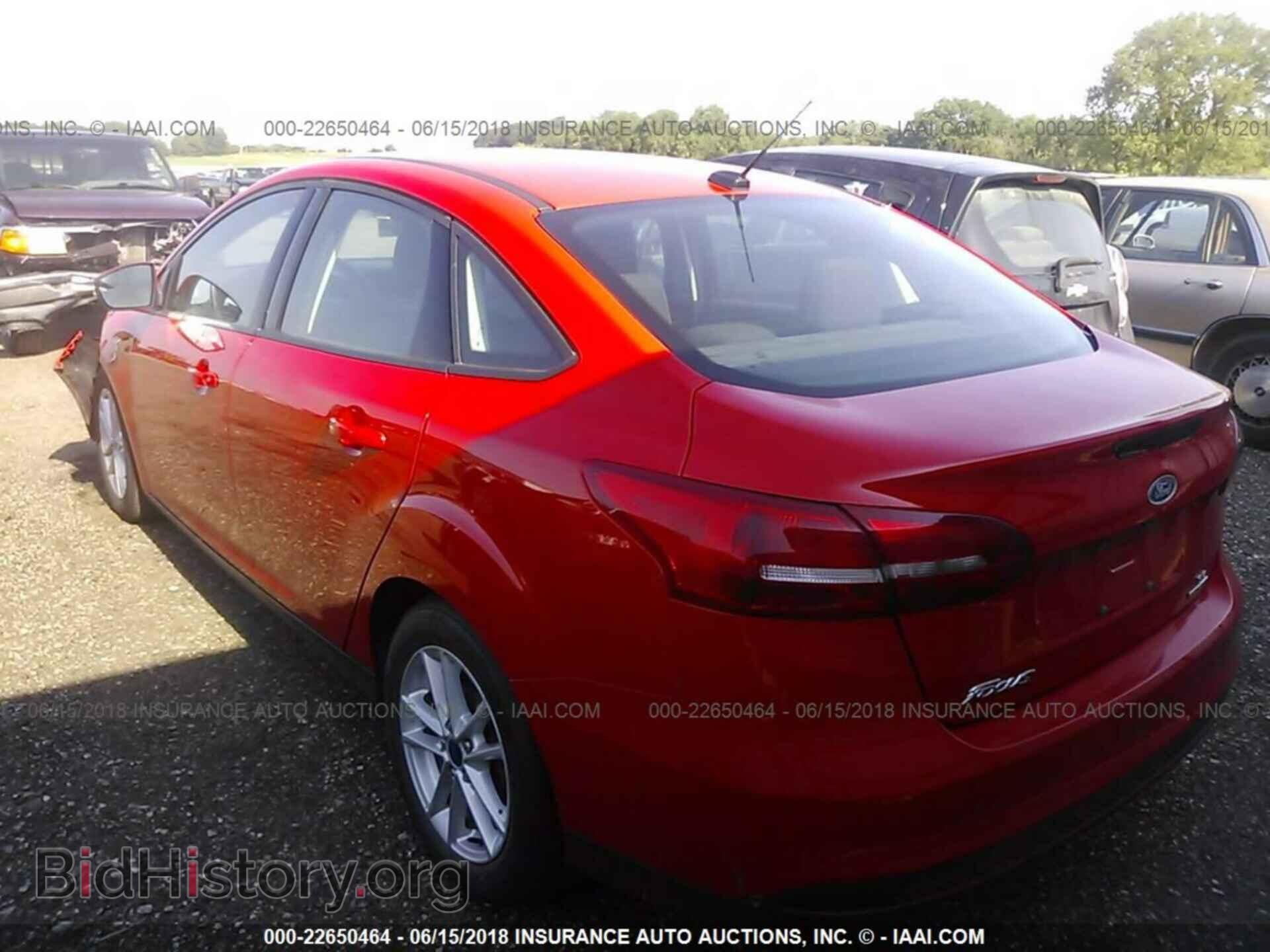 2016 Ford Focus - VIN: 1FADP3F22GL361087 - Photo 3