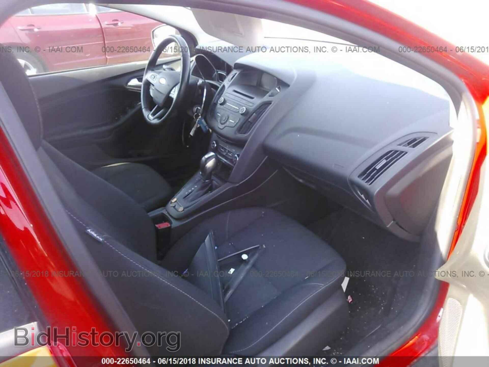 2016 Ford Focus - VIN: 1FADP3F22GL361087 - Photo 5