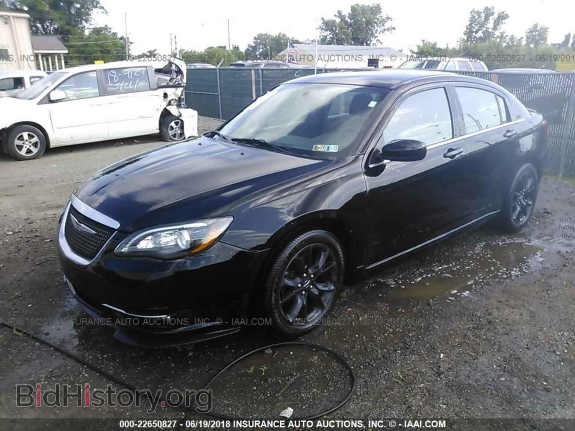 2013 Chrysler 200 - VIN: 1C3CCBCG3DN719538 - Photo 2
