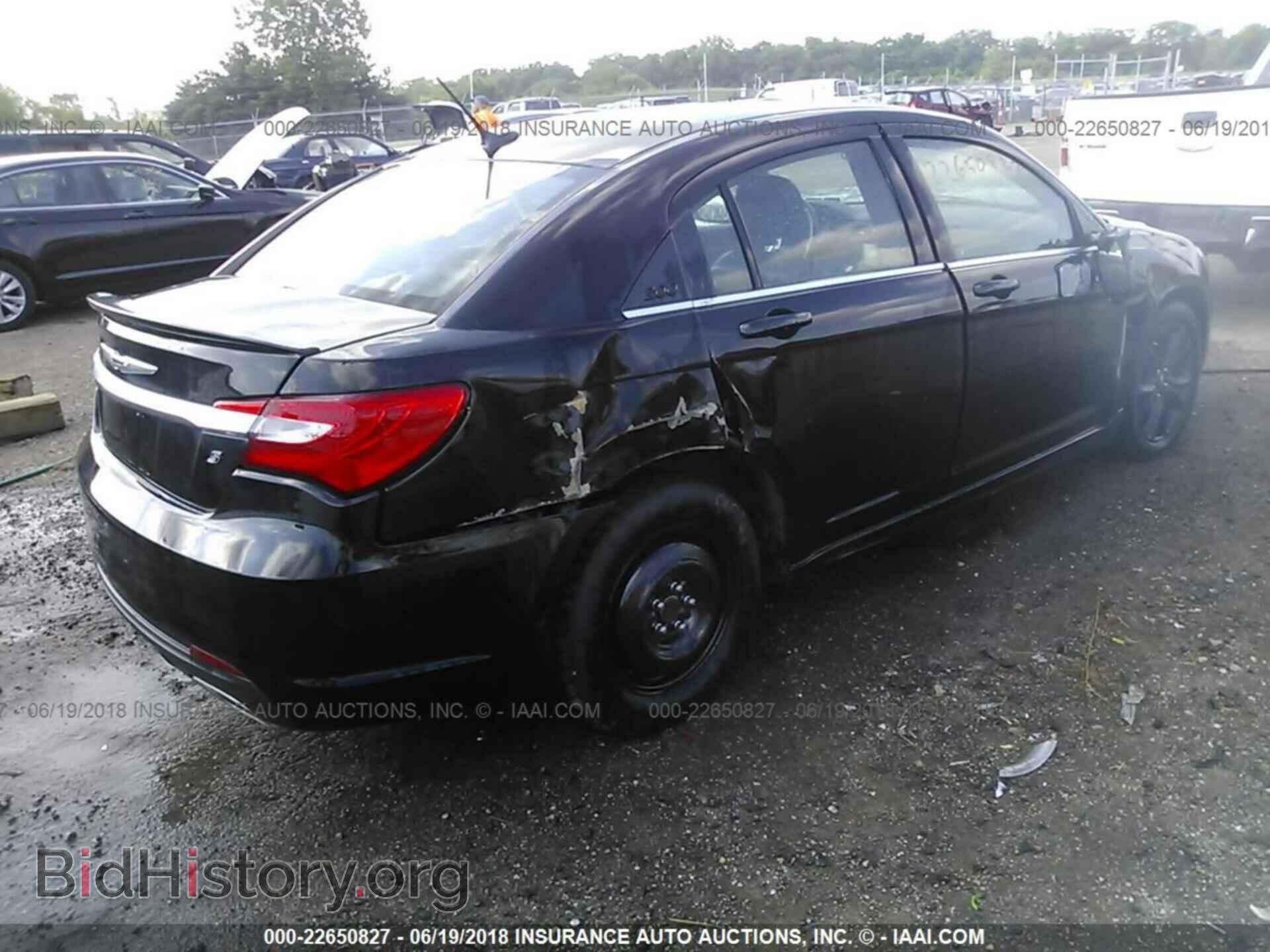 2013 Chrysler 200 - VIN: 1C3CCBCG3DN719538 - Photo 4