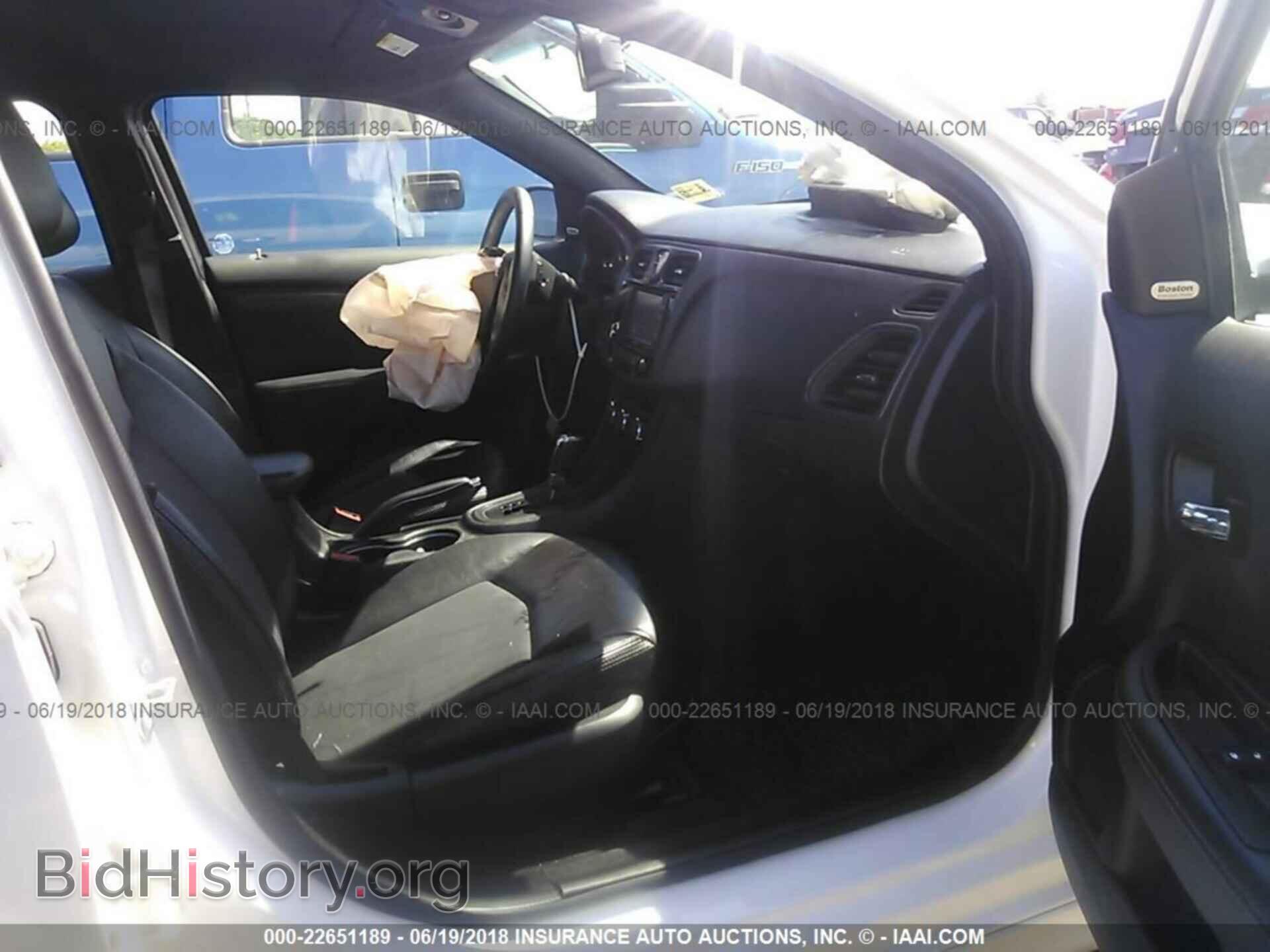 2013 Chrysler 200 - VIN: 1C3CCBCGXDN754755 - Photo 5
