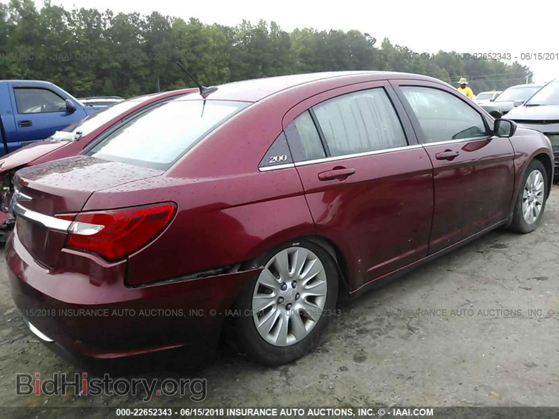 2014 Chrysler 200 - VIN: 1C3CCBABXEN141172 - Photo 4