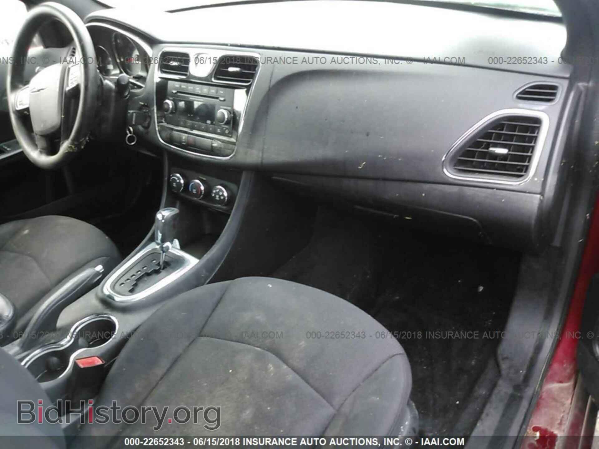 2014 Chrysler 200 - VIN: 1C3CCBABXEN141172 - Photo 5