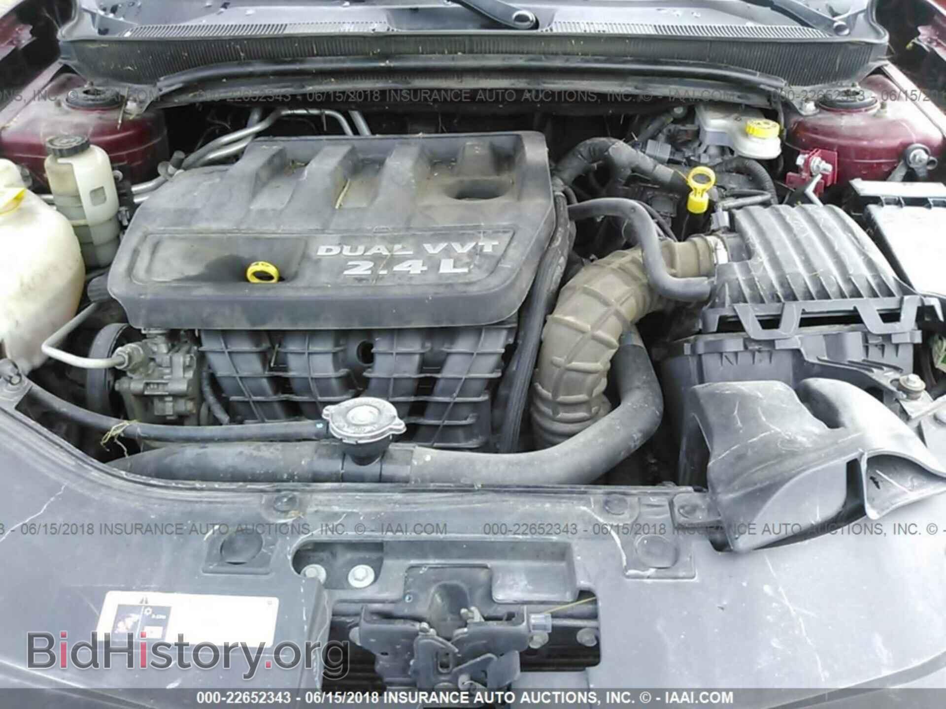 2014 Chrysler 200 - VIN: 1C3CCBABXEN141172 - Photo 10