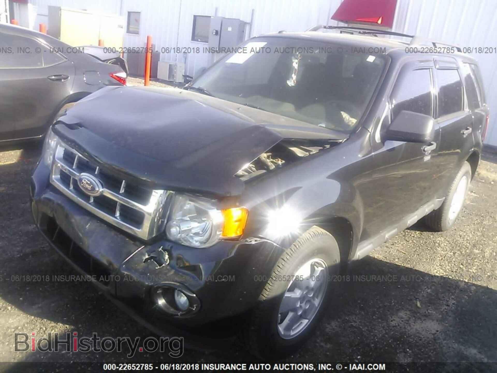 2011 Ford Escape - VIN: 1FMCU0D75BKC23209 - Photo 2