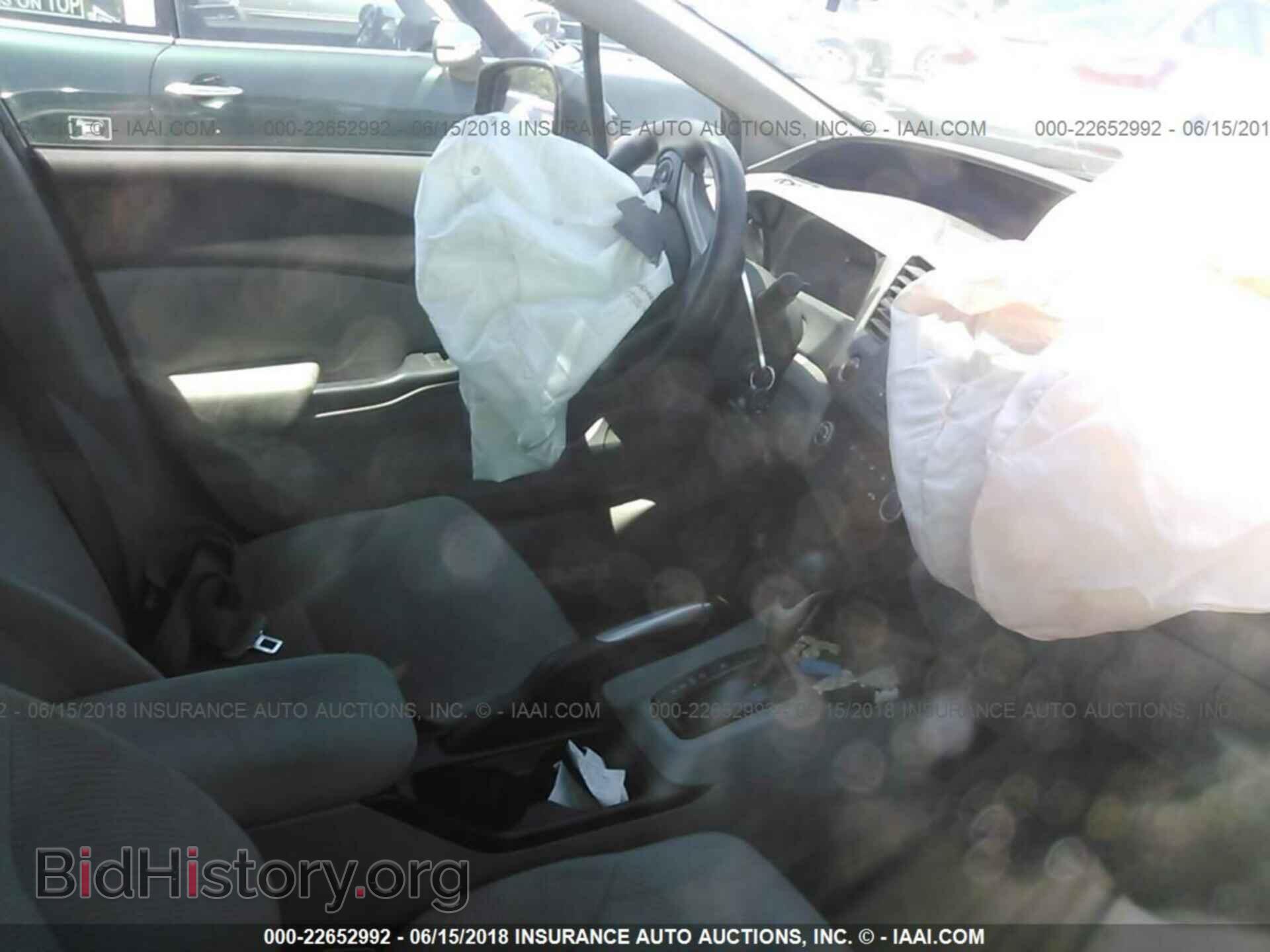 2012 Honda Civic - VIN: 2HGFB2F57CH568203 - Photo 5