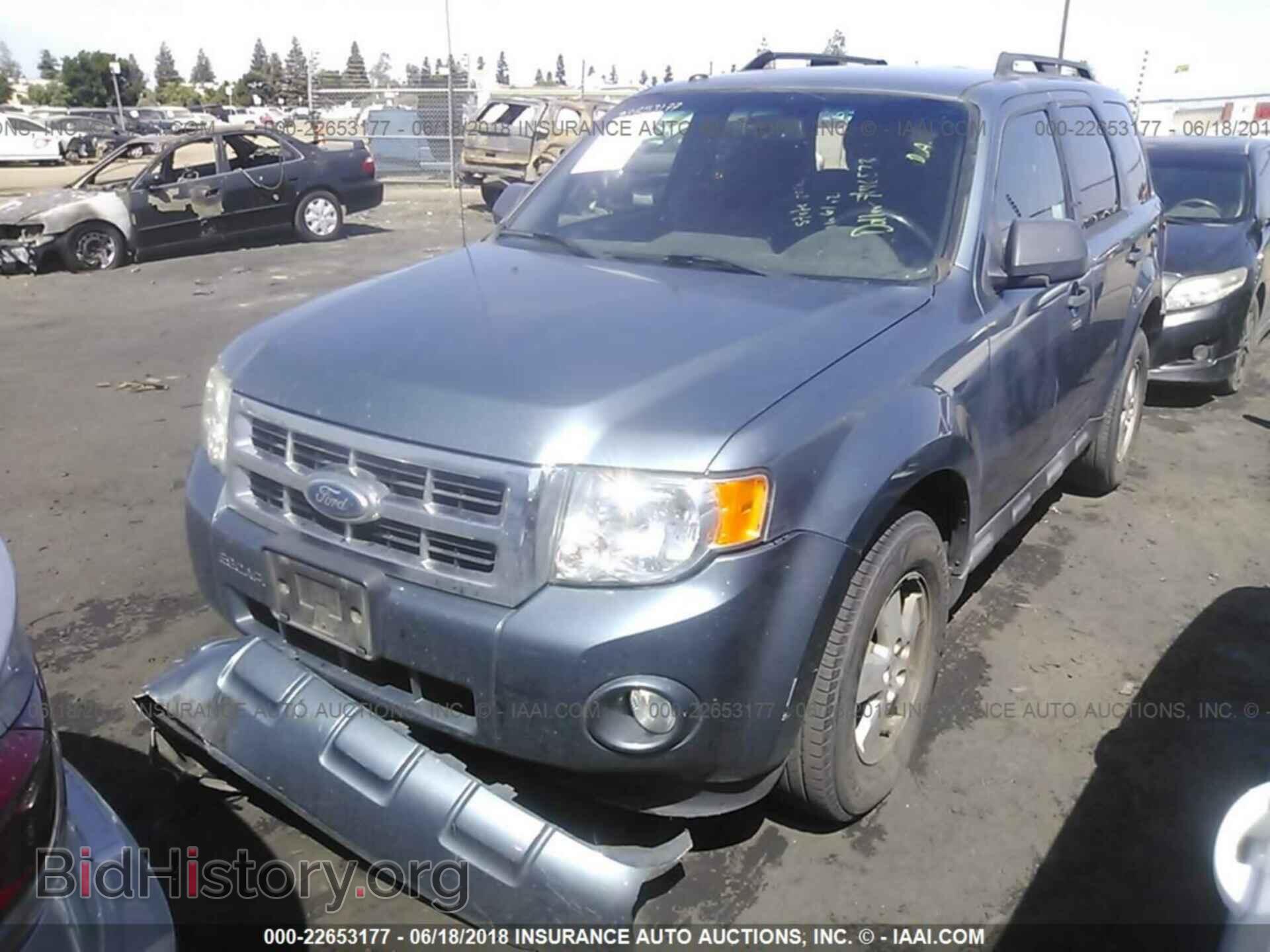 2012 Ford Escape - VIN: 1FMCU0D76CKA36076 - Photo 2